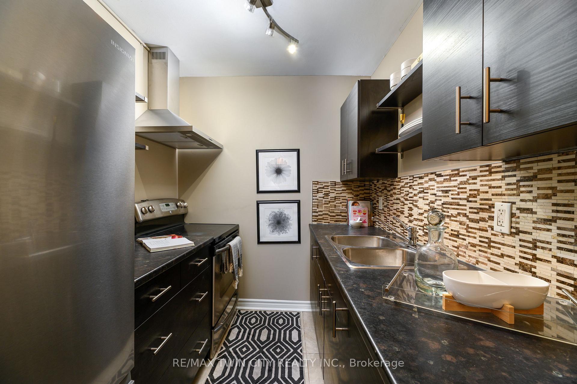 Photo 9 of Unit 504, 200 Charlton Avenue E, Hamilton, Corktown — HOMEH