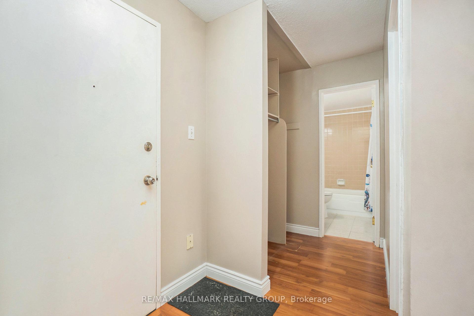 Photo 6 of Unit 203C, 2041 Arrowsmith Dr., Ottawa, Beacon Hill South — HOMEH