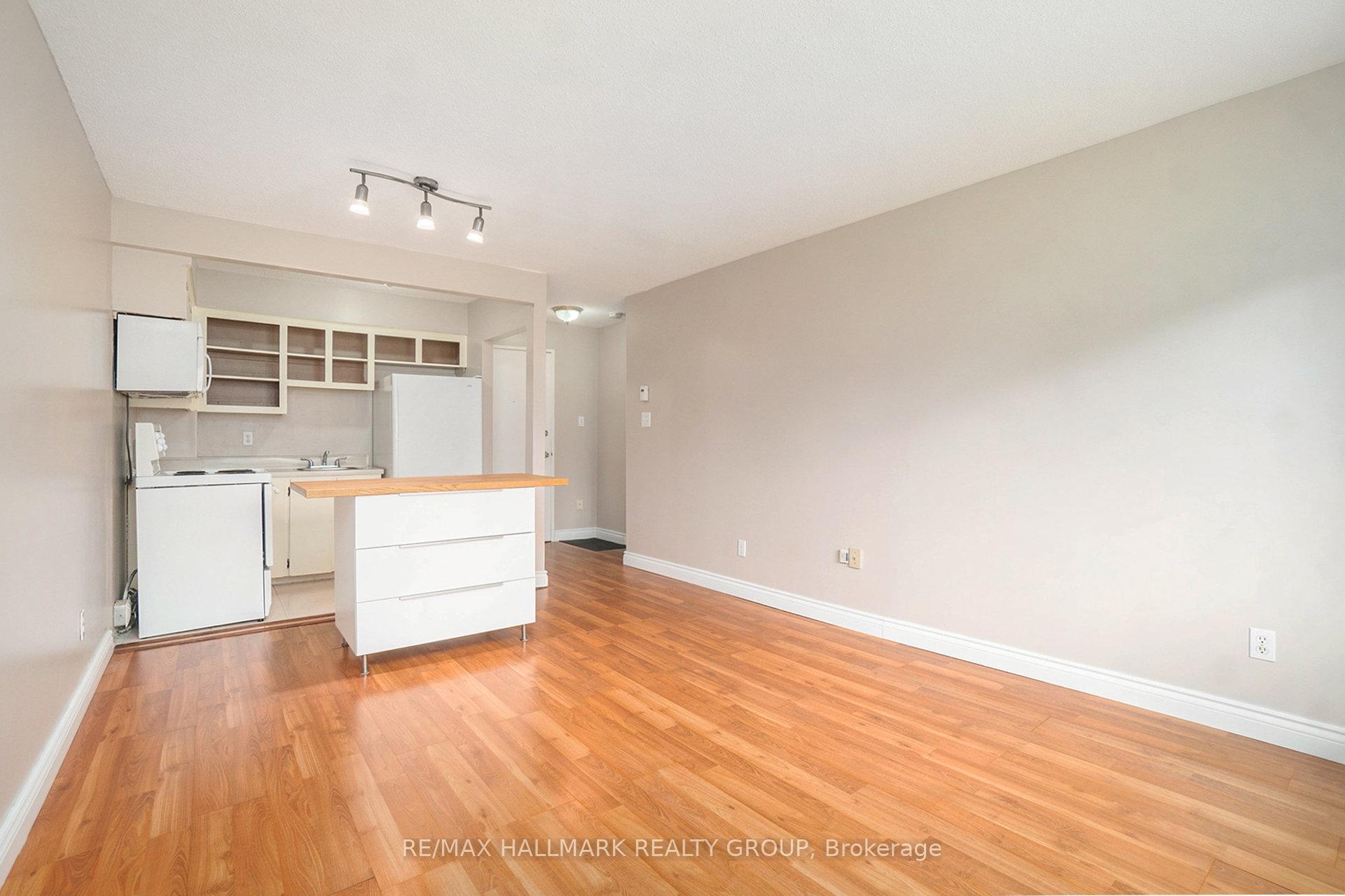 Photo 8 of Unit 203C, 2041 Arrowsmith Dr., Ottawa, Beacon Hill South — HOMEH