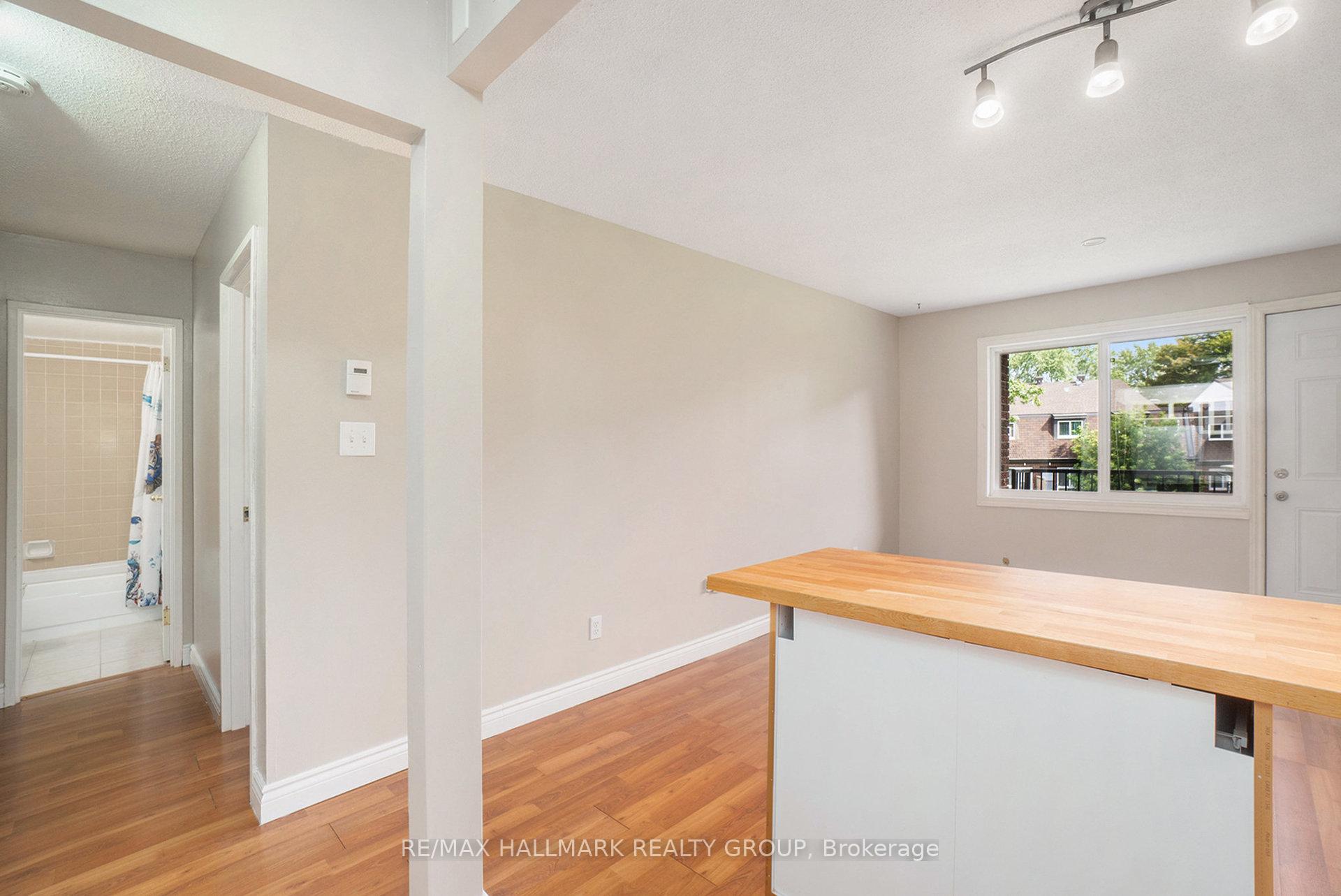 Photo 9 of Unit 203C, 2041 Arrowsmith Dr., Ottawa, Beacon Hill South — HOMEH