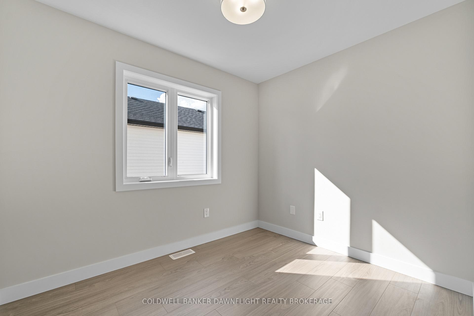 Photo 12 of 127 Victoria Avenue E, South Huron, Stephen — HOMEH