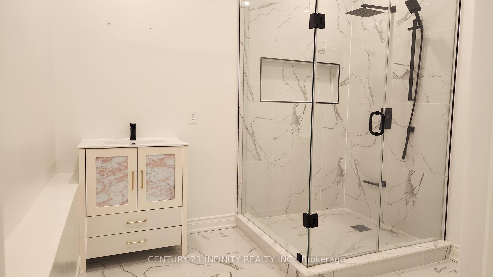 Photo 7 of 136 Simcoe Street S, Oshawa, Central — HOMEH