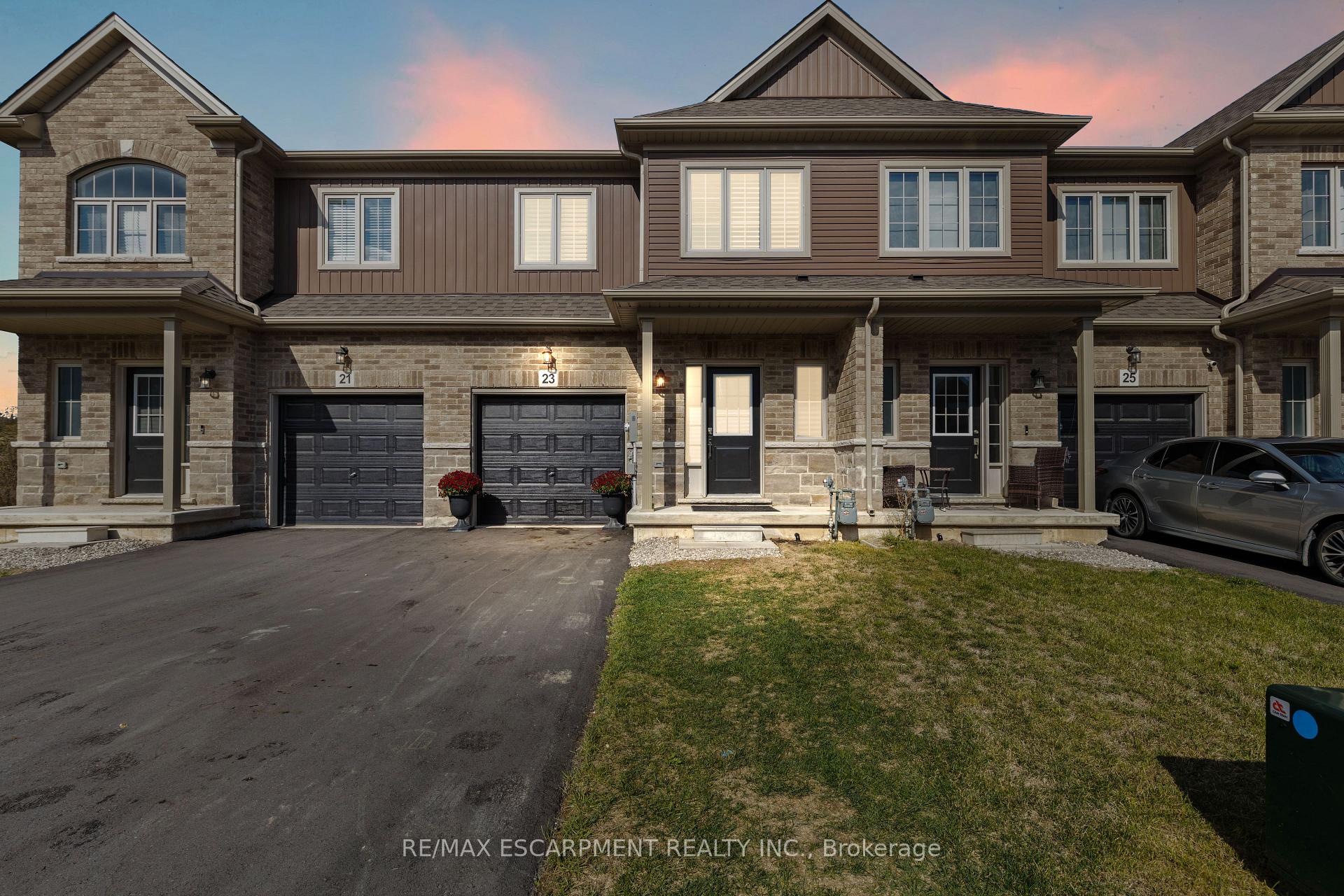 Photo 2 of 23 Zoe Lane, Hamilton, Rural Glanbrook — HOMEH