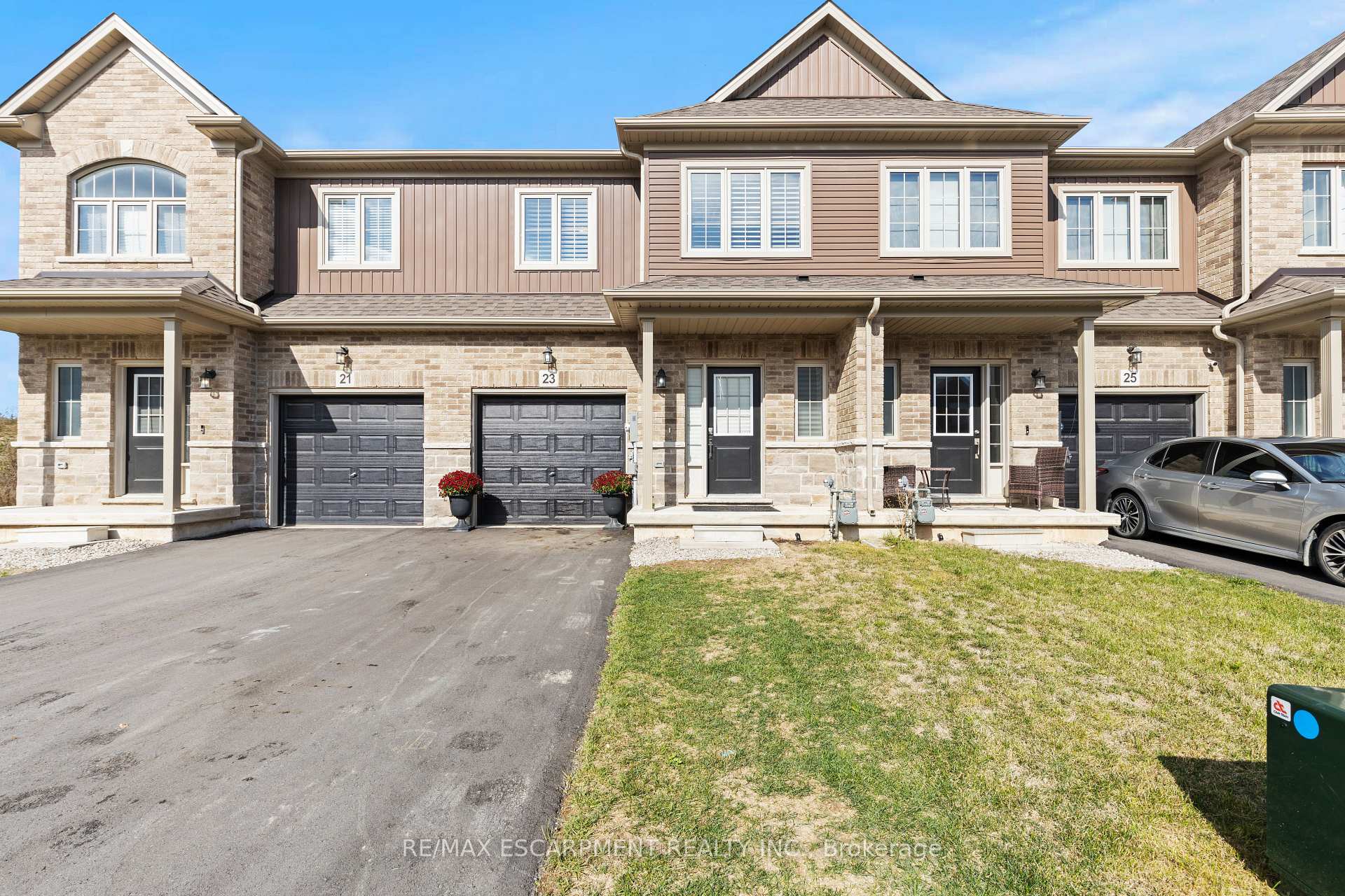 Photo 3 of 23 Zoe Lane, Hamilton, Rural Glanbrook — HOMEH