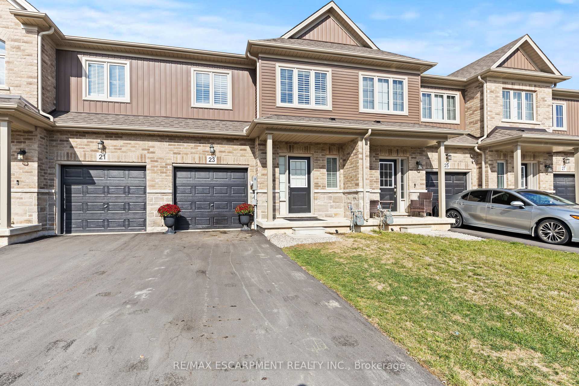 Photo 4 of 23 Zoe Lane, Hamilton, Rural Glanbrook — HOMEH