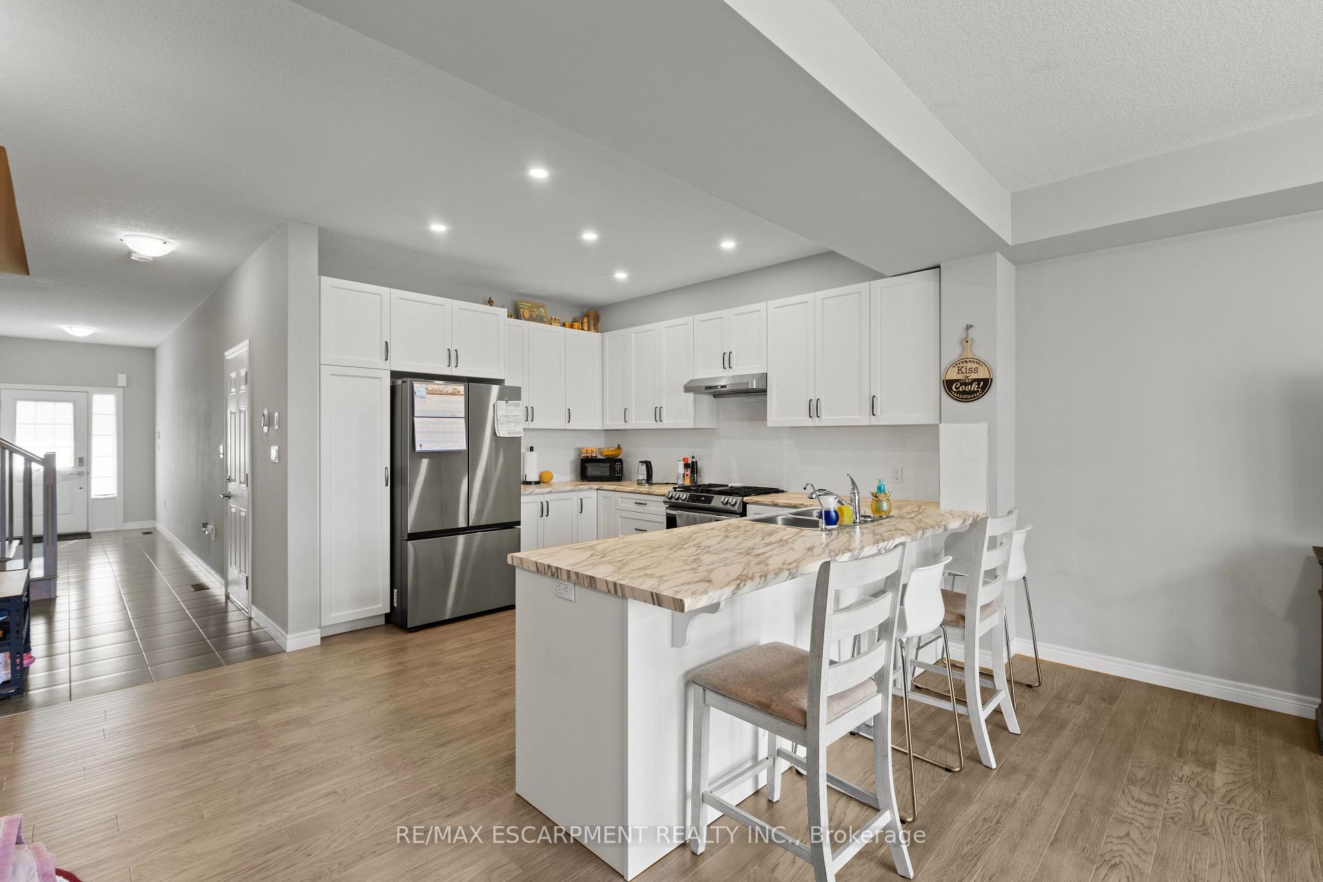 Photo 17 of 23 Zoe Lane, Hamilton, Rural Glanbrook — HOMEH