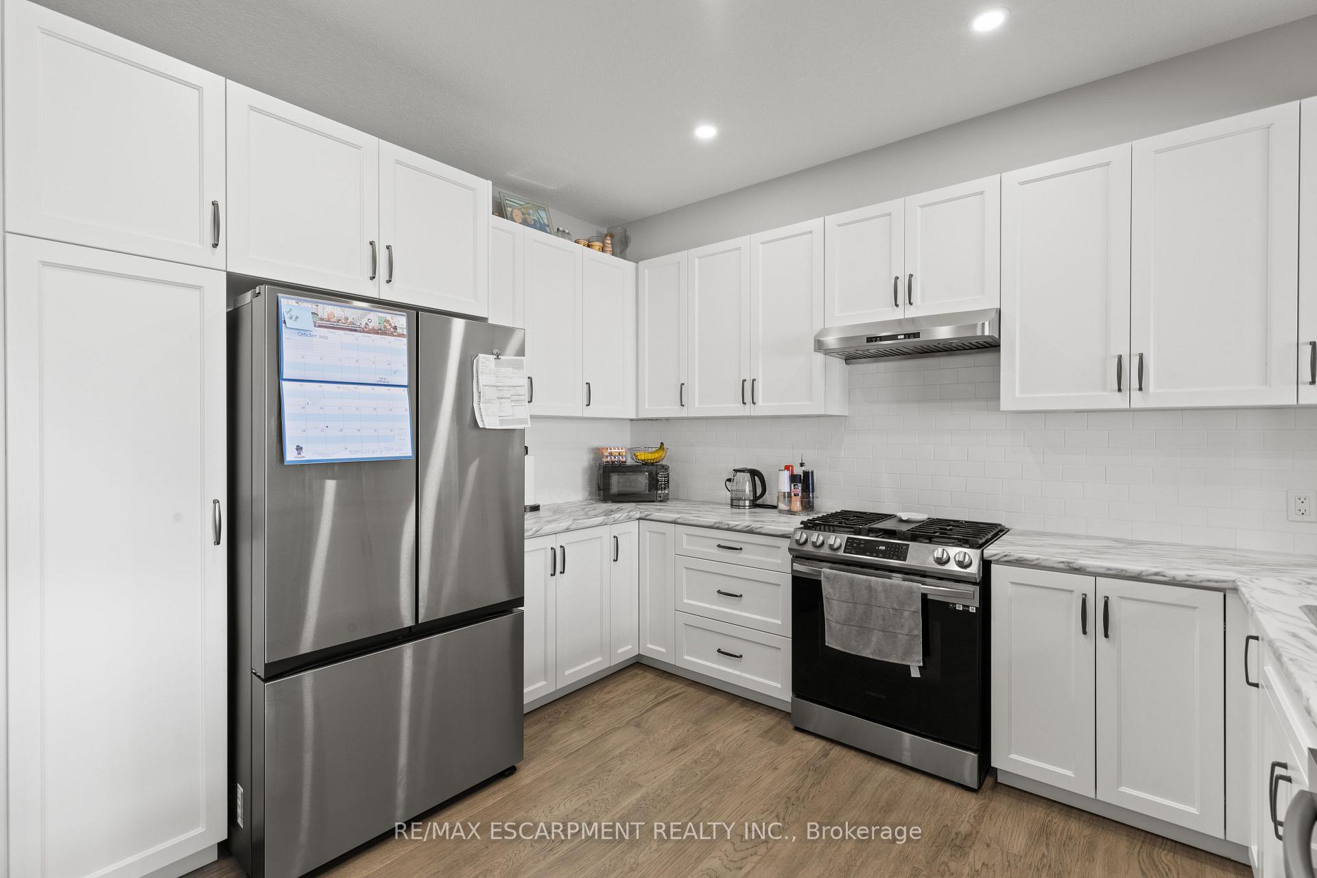 Photo 20 of 23 Zoe Lane, Hamilton, Rural Glanbrook — HOMEH