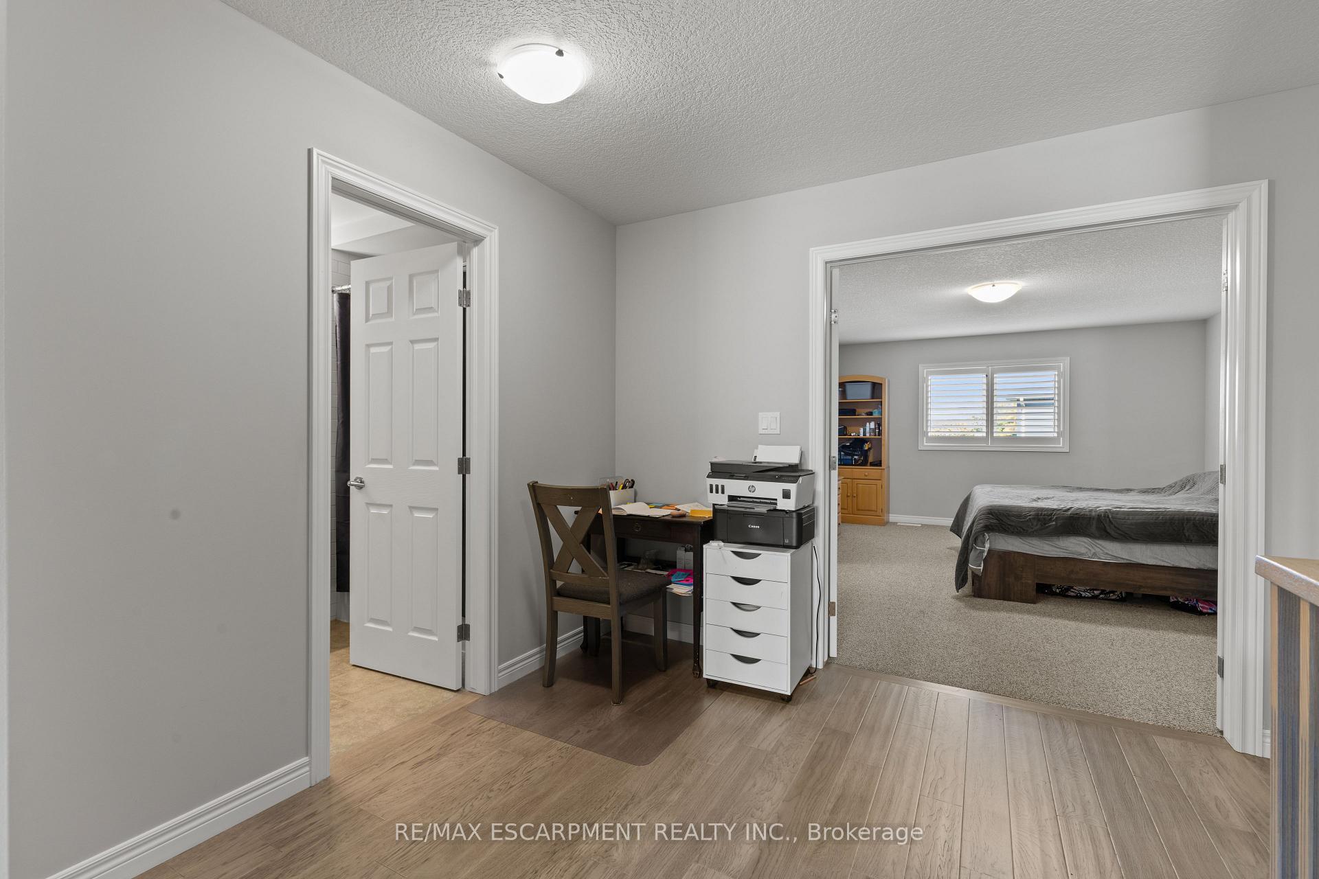 Photo 24 of 23 Zoe Lane, Hamilton, Rural Glanbrook — HOMEH