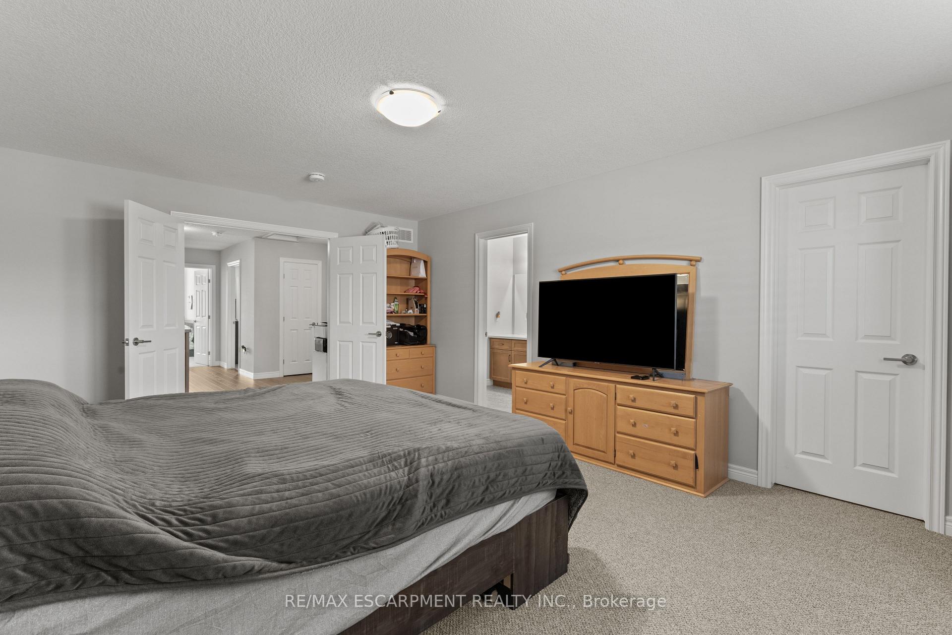Photo 27 of 23 Zoe Lane, Hamilton, Rural Glanbrook — HOMEH