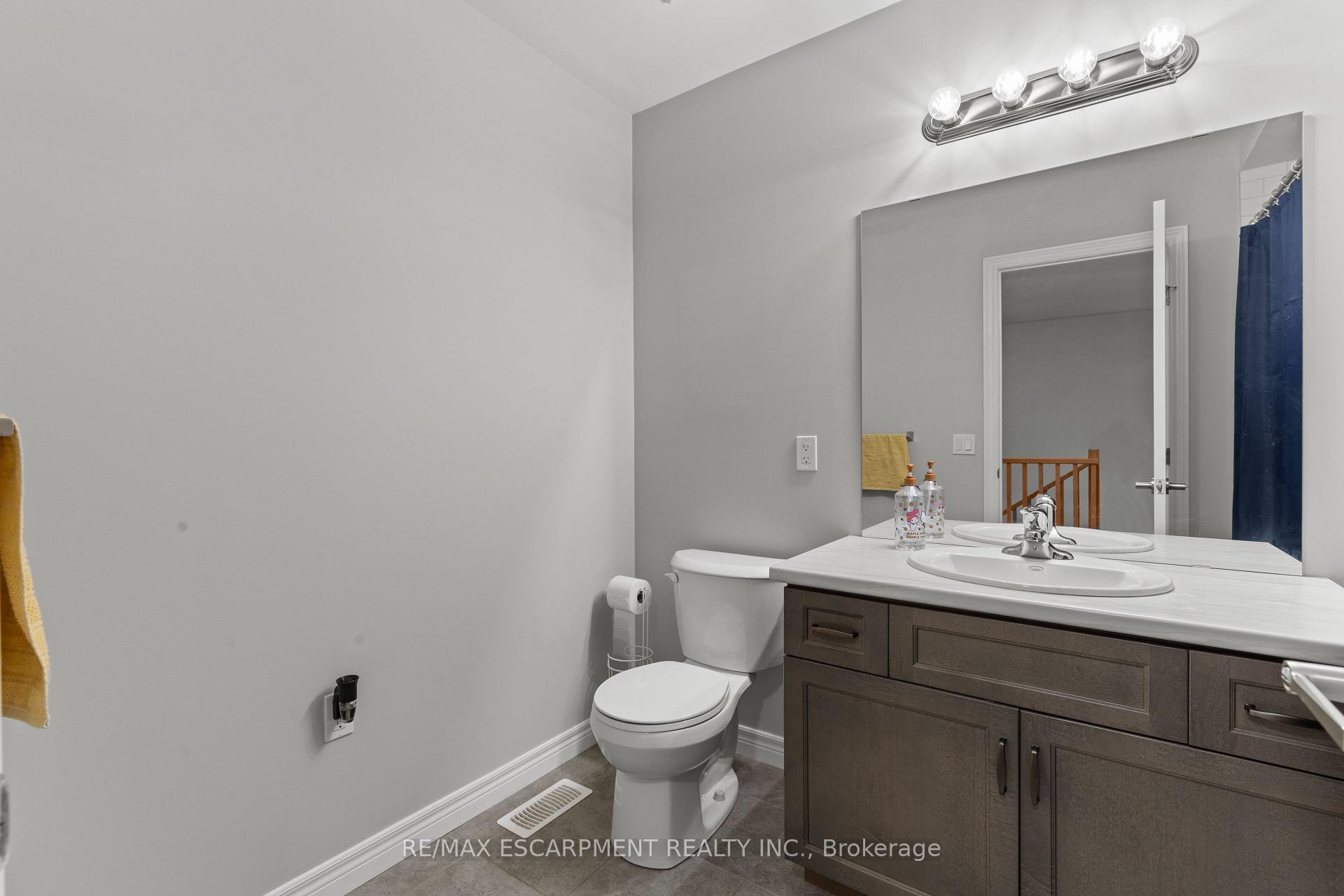 Photo 34 of 23 Zoe Lane, Hamilton, Rural Glanbrook — HOMEH