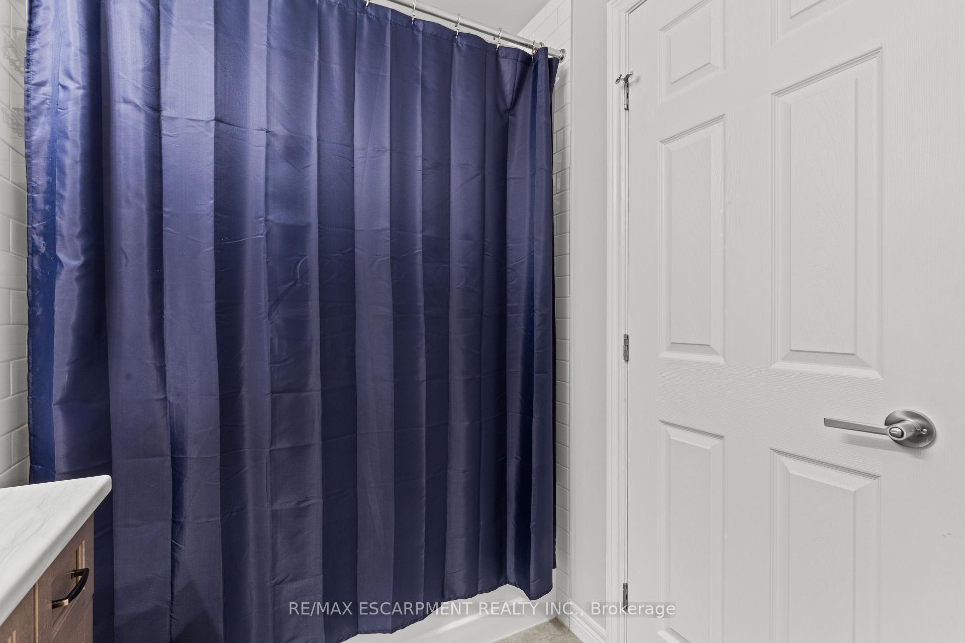 Photo 35 of 23 Zoe Lane, Hamilton, Rural Glanbrook — HOMEH