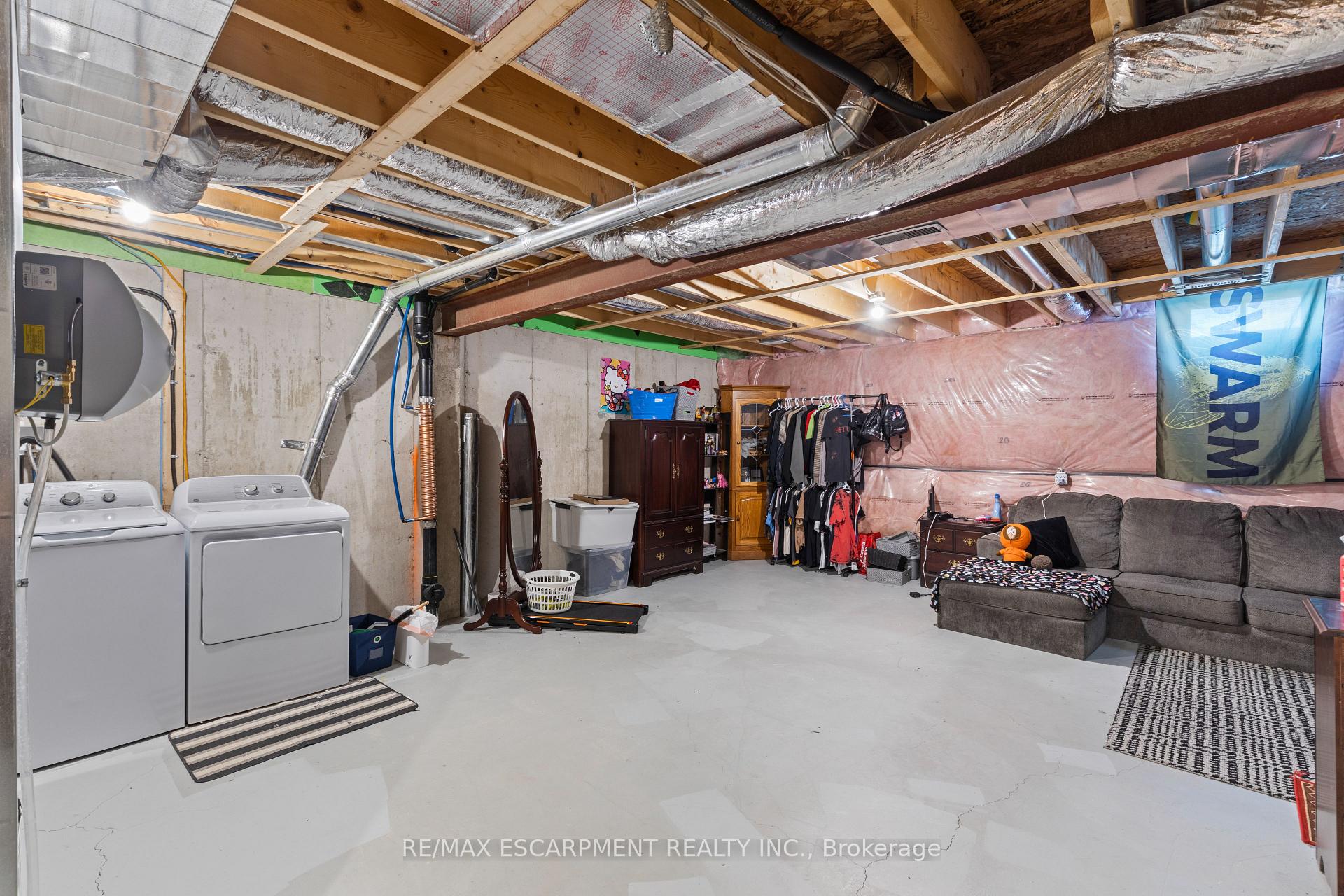 Photo 37 of 23 Zoe Lane, Hamilton, Rural Glanbrook — HOMEH