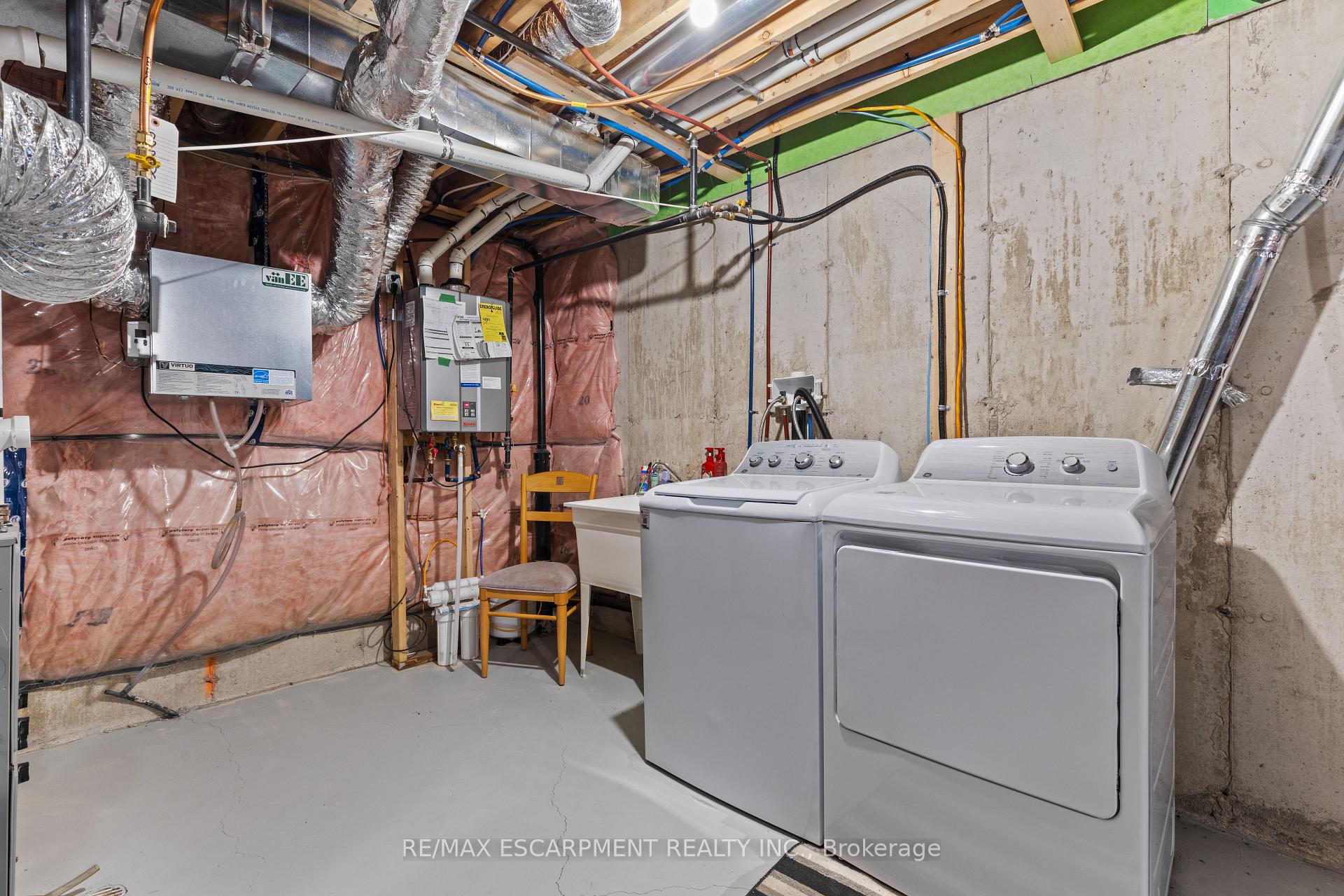 Photo 39 of 23 Zoe Lane, Hamilton, Rural Glanbrook — HOMEH