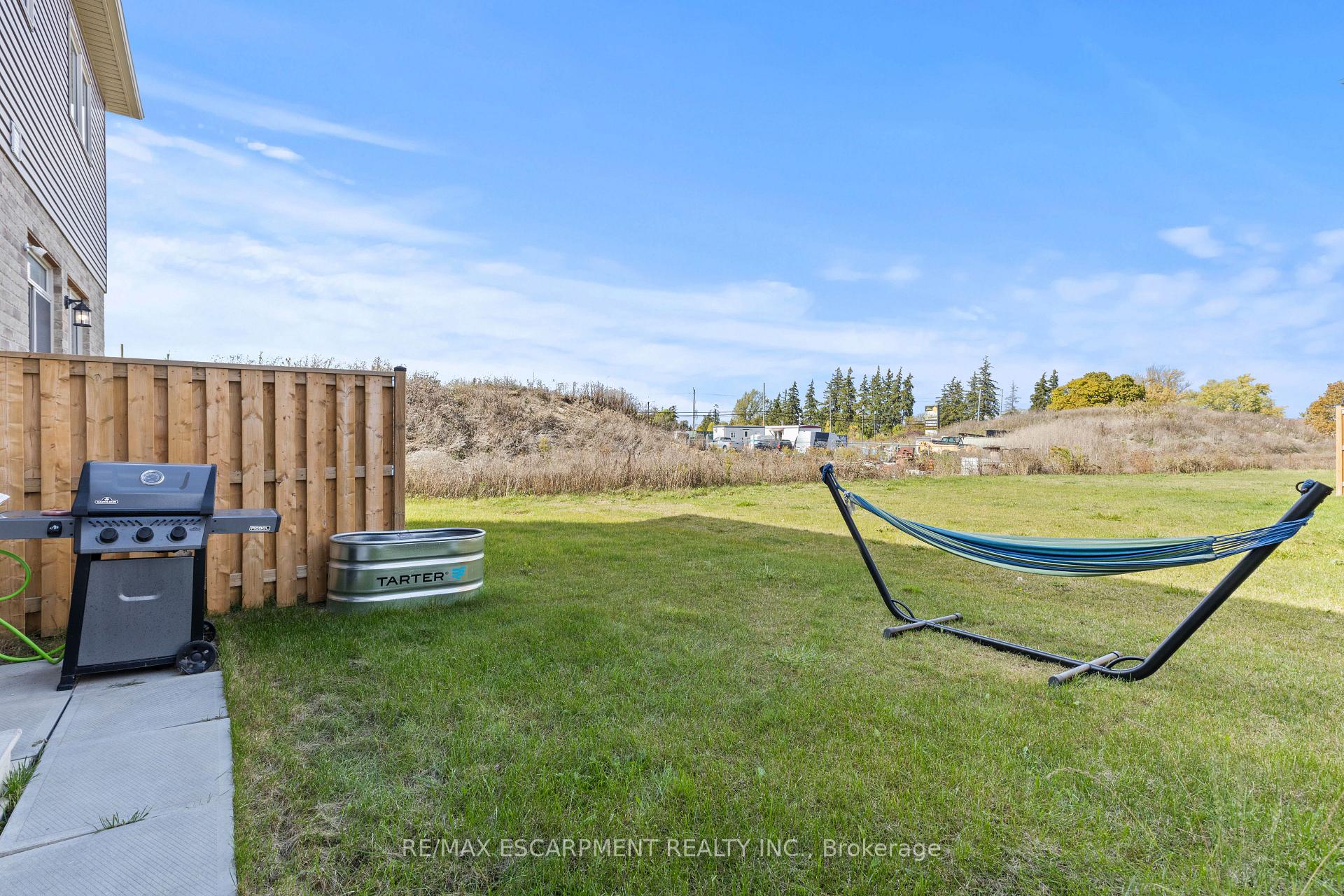 Photo 40 of 23 Zoe Lane, Hamilton, Rural Glanbrook — HOMEH