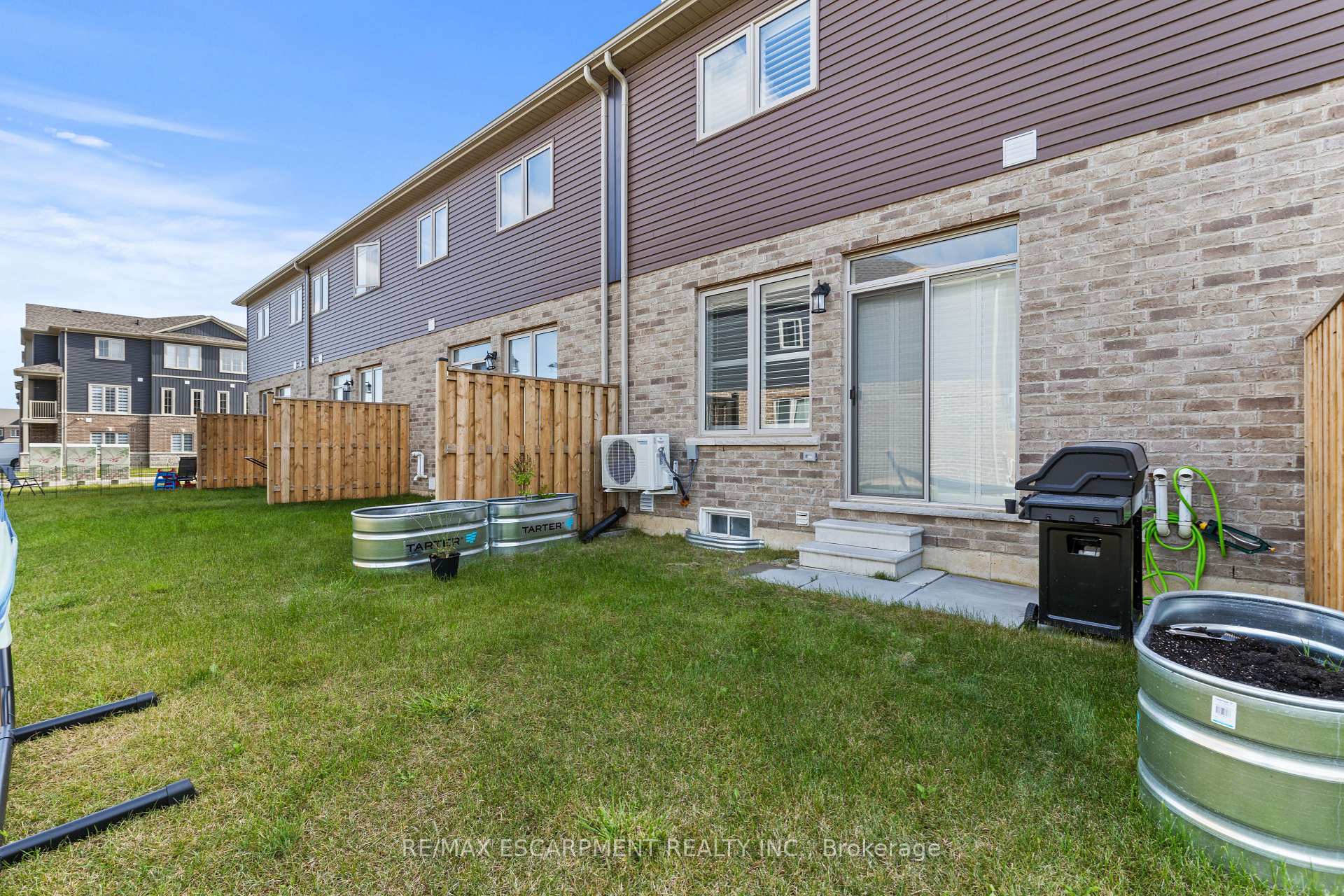 Photo 41 of 23 Zoe Lane, Hamilton, Rural Glanbrook — HOMEH