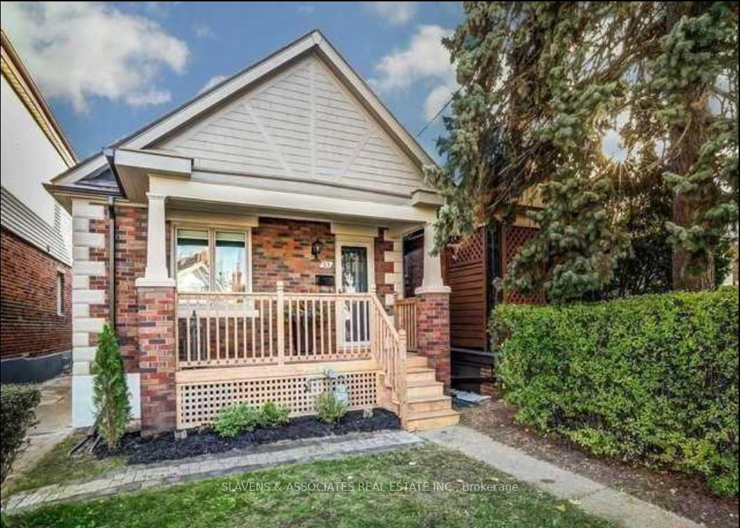 Front of 13 Sutherland Avenue