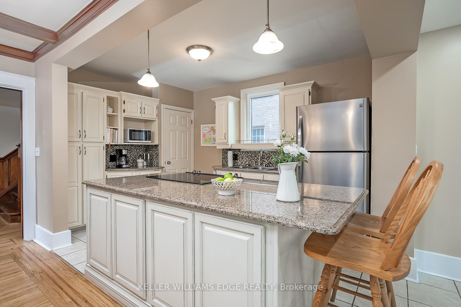 Photo 10 of 88 Paisley Avenue N, Hamilton, Westdale — HOMEH
