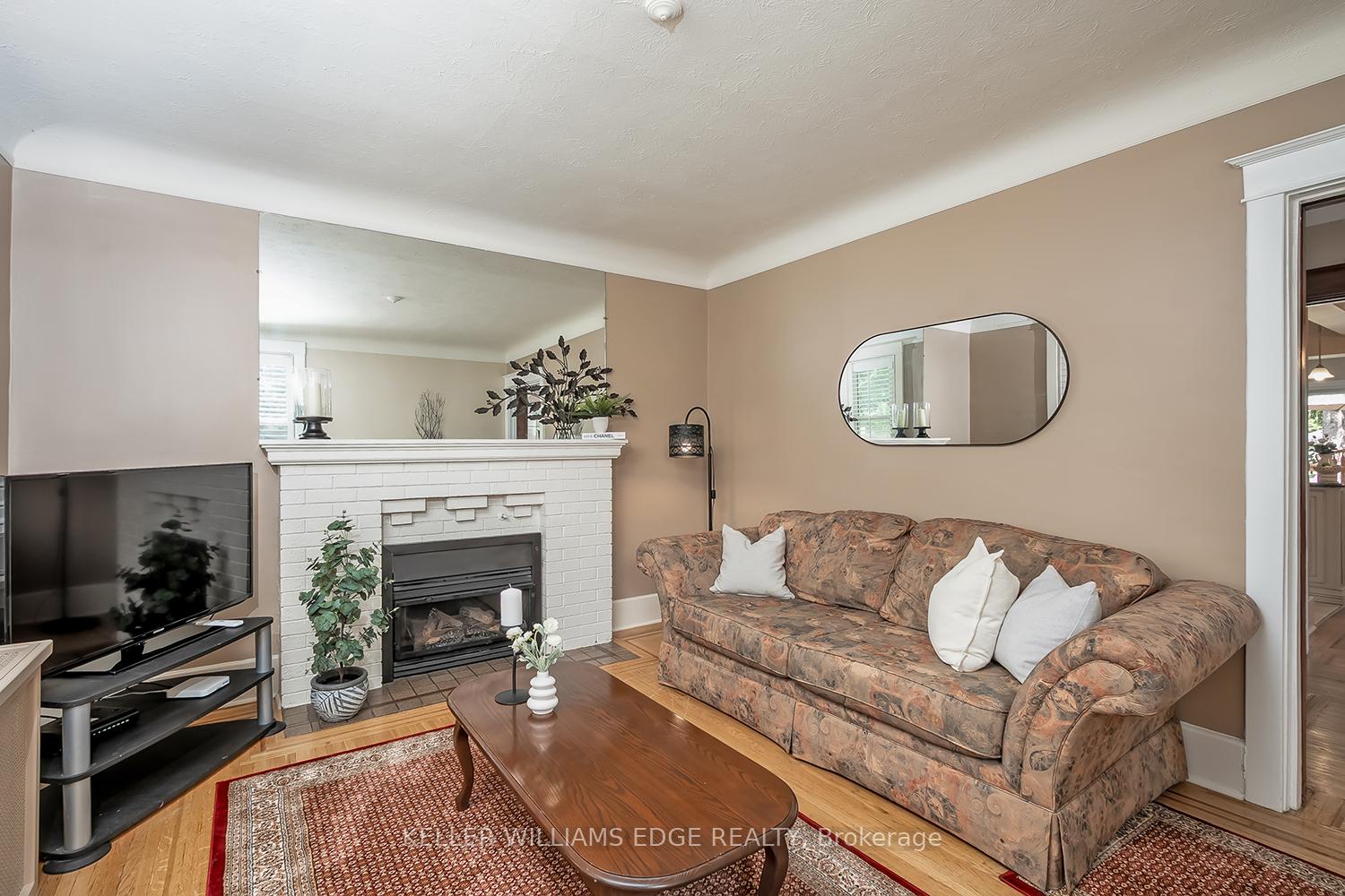 Photo 15 of 88 Paisley Avenue N, Hamilton, Westdale — HOMEH