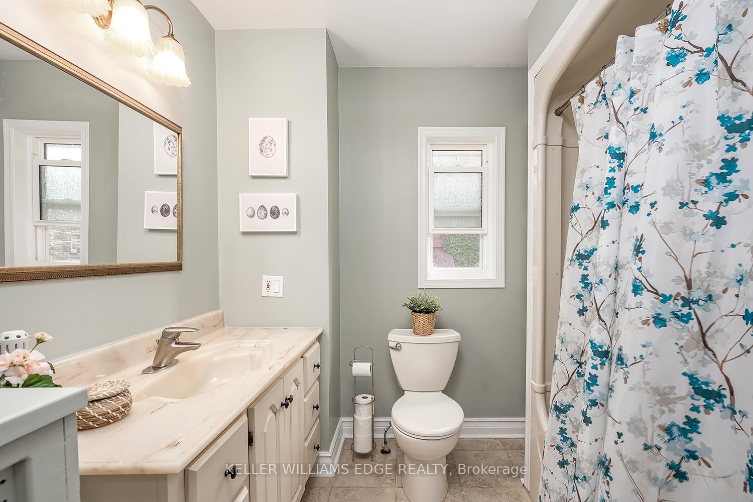 Photo 19 of 88 Paisley Avenue N, Hamilton, Westdale — HOMEH