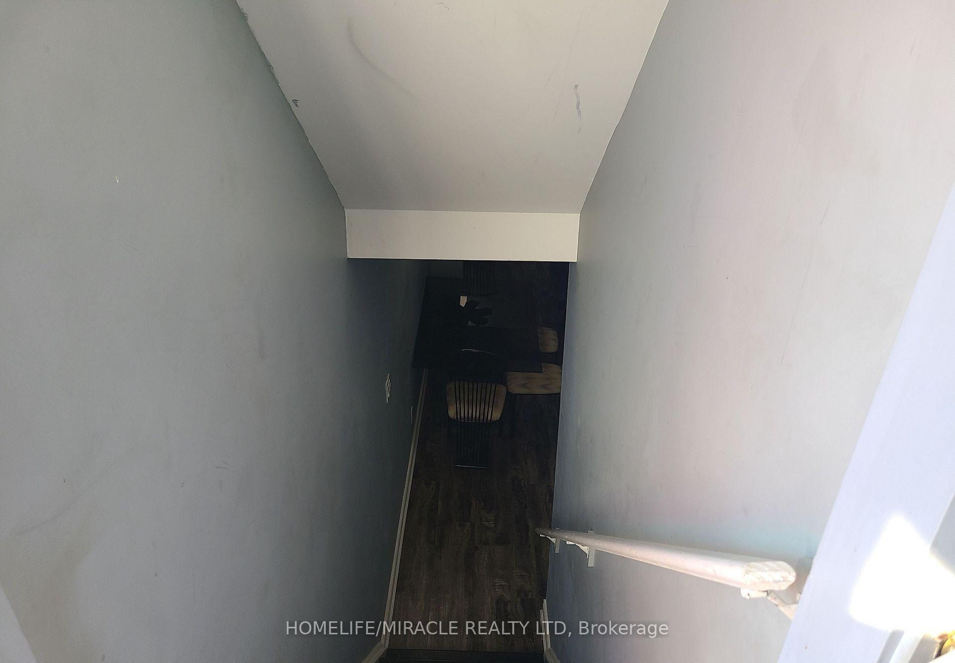 Photo 3 of 150 Gentile Circle, Vaughan, West Woodbridge — HOMEH