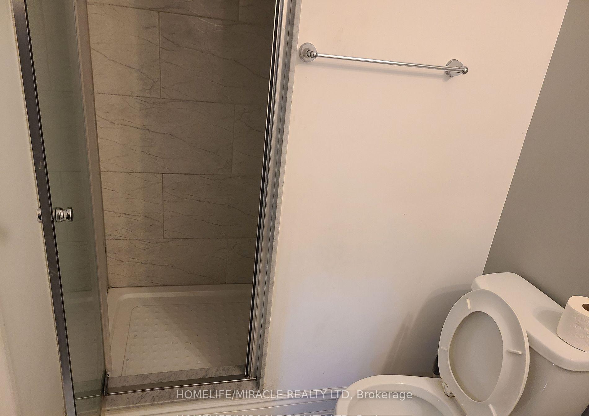 Photo 6 of 150 Gentile Circle, Vaughan, West Woodbridge — HOMEH
