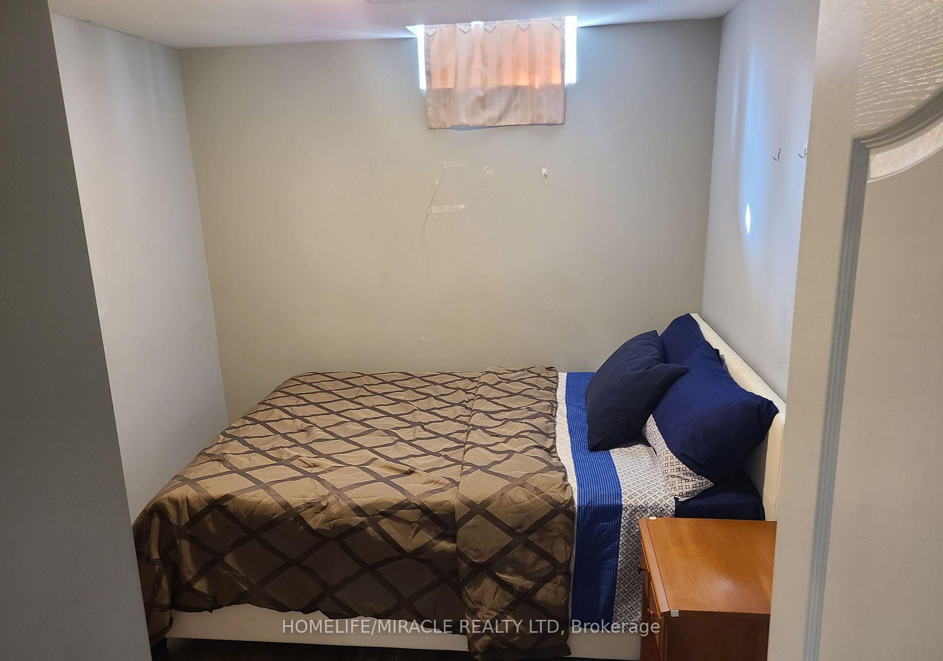 Photo 8 of 150 Gentile Circle, Vaughan, West Woodbridge — HOMEH