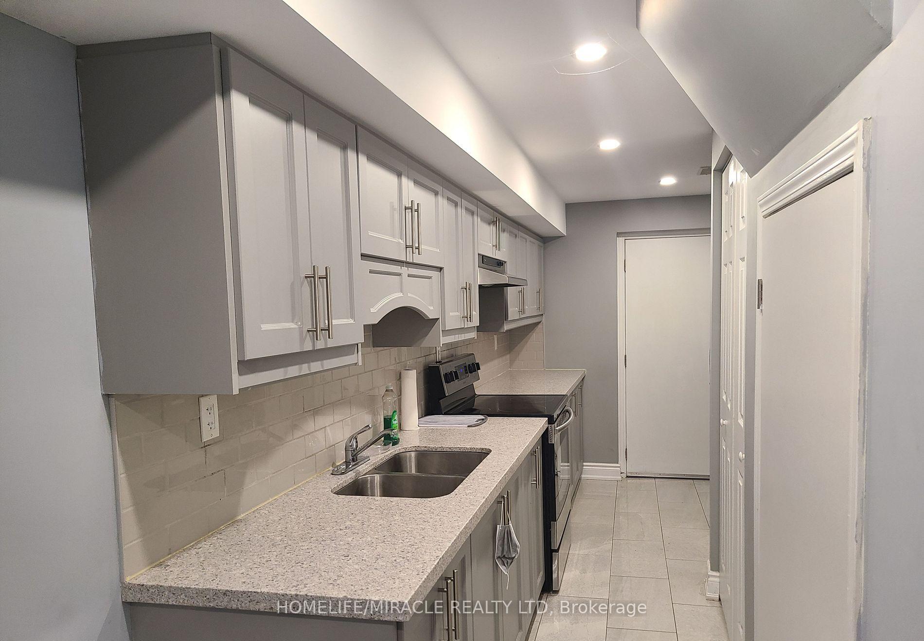 Photo 10 of 150 Gentile Circle, Vaughan, West Woodbridge — HOMEH