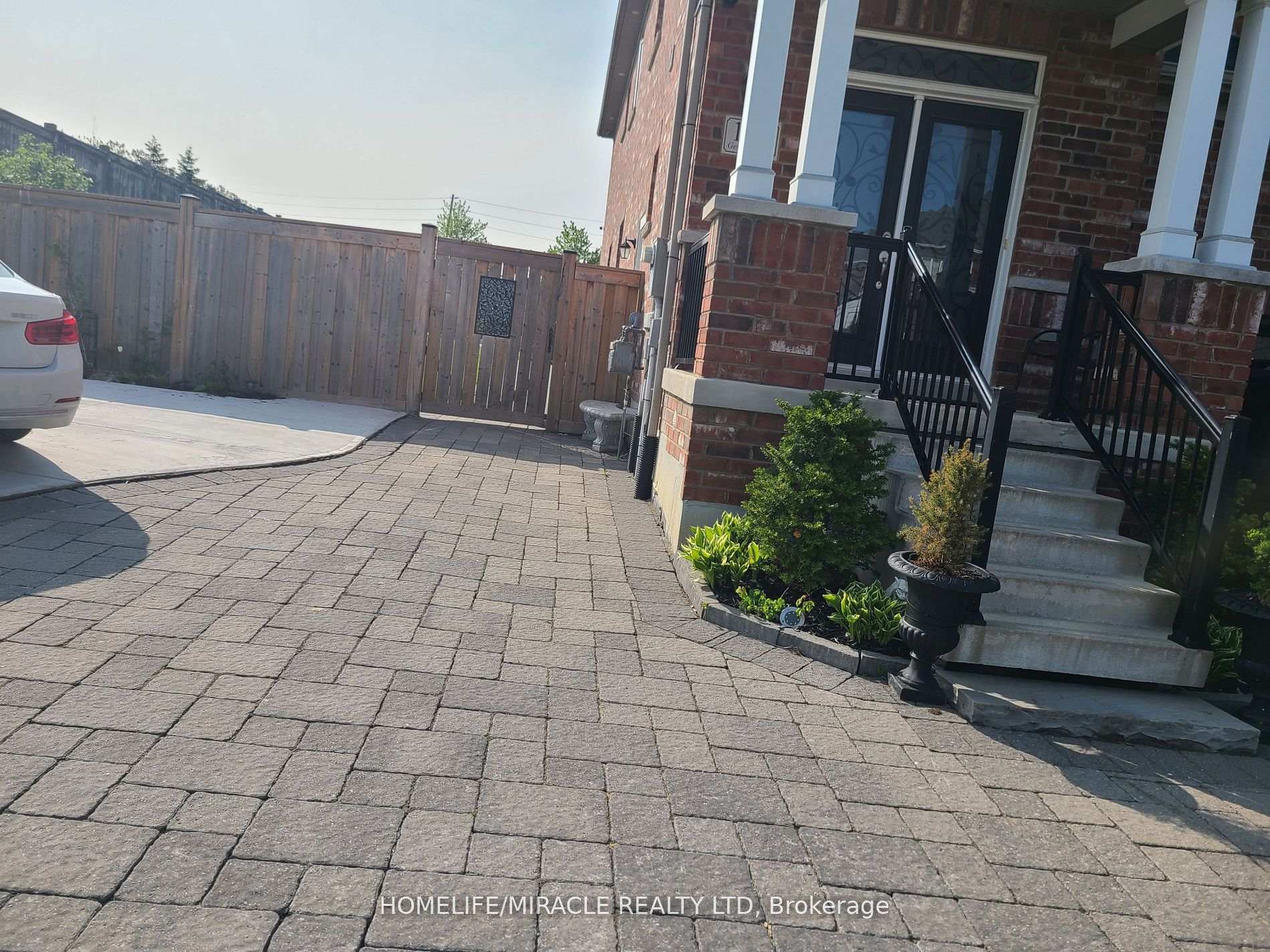 Photo 16 of 150 Gentile Circle, Vaughan, West Woodbridge — HOMEH