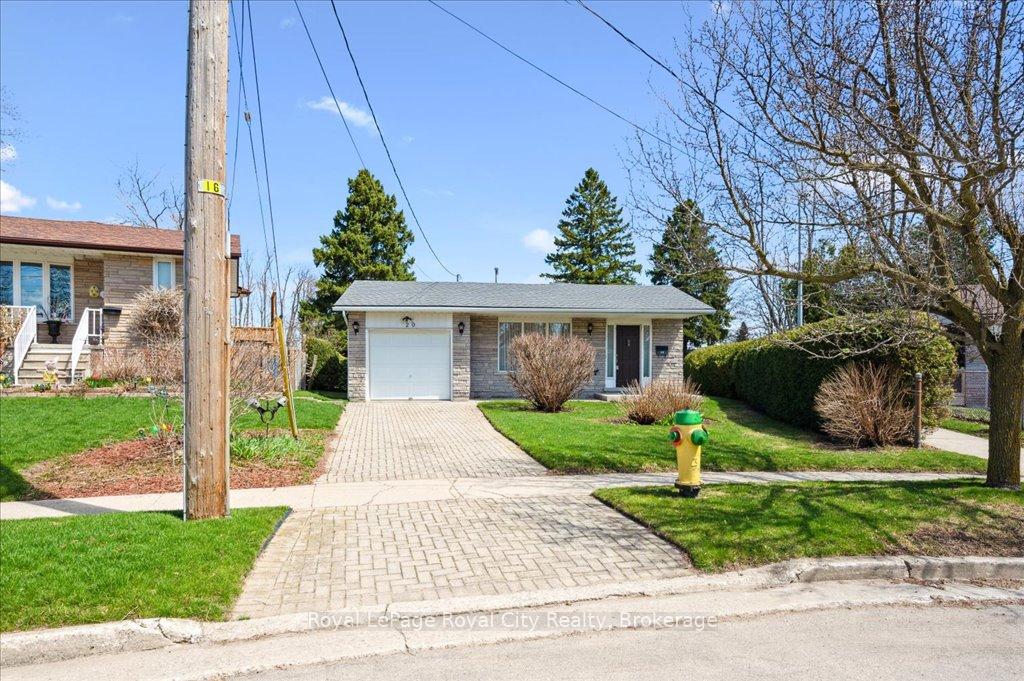 Photo 2 of 29 Vista Terrace, Guelph, Victoria North — HOMEH