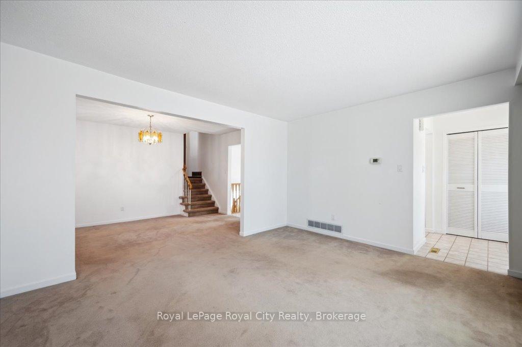 Photo 8 of 29 Vista Terrace, Guelph, Victoria North — HOMEH