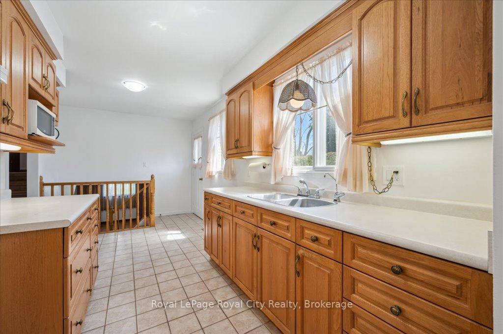 Photo 12 of 29 Vista Terrace, Guelph, Victoria North — HOMEH