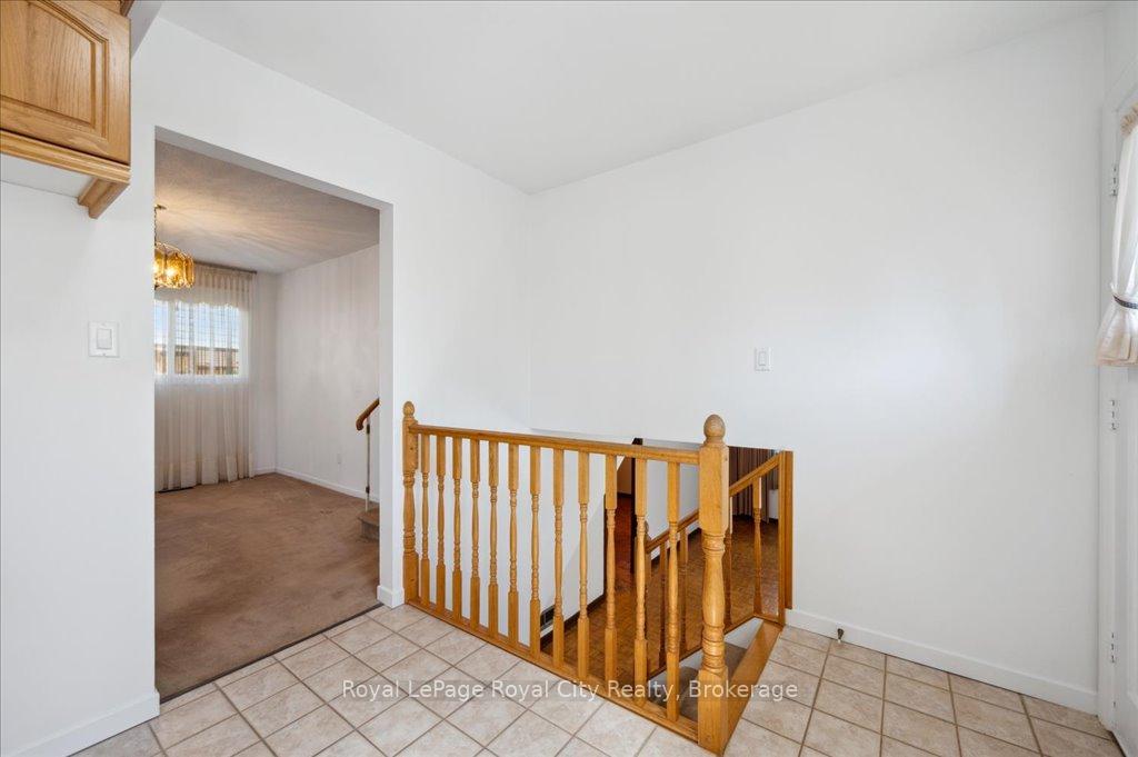 Photo 17 of 29 Vista Terrace, Guelph, Victoria North — HOMEH
