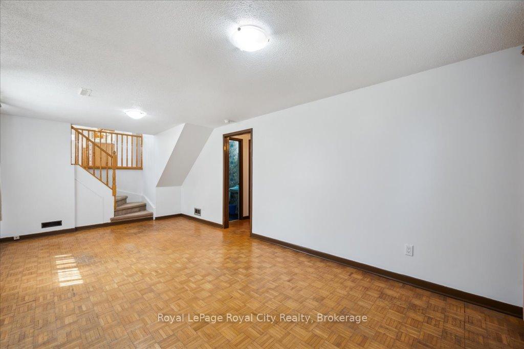 Photo 27 of 29 Vista Terrace, Guelph, Victoria North — HOMEH
