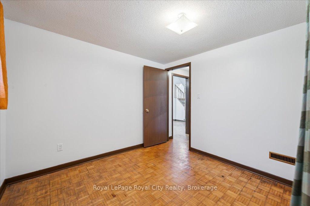 Photo 30 of 29 Vista Terrace, Guelph, Victoria North — HOMEH
