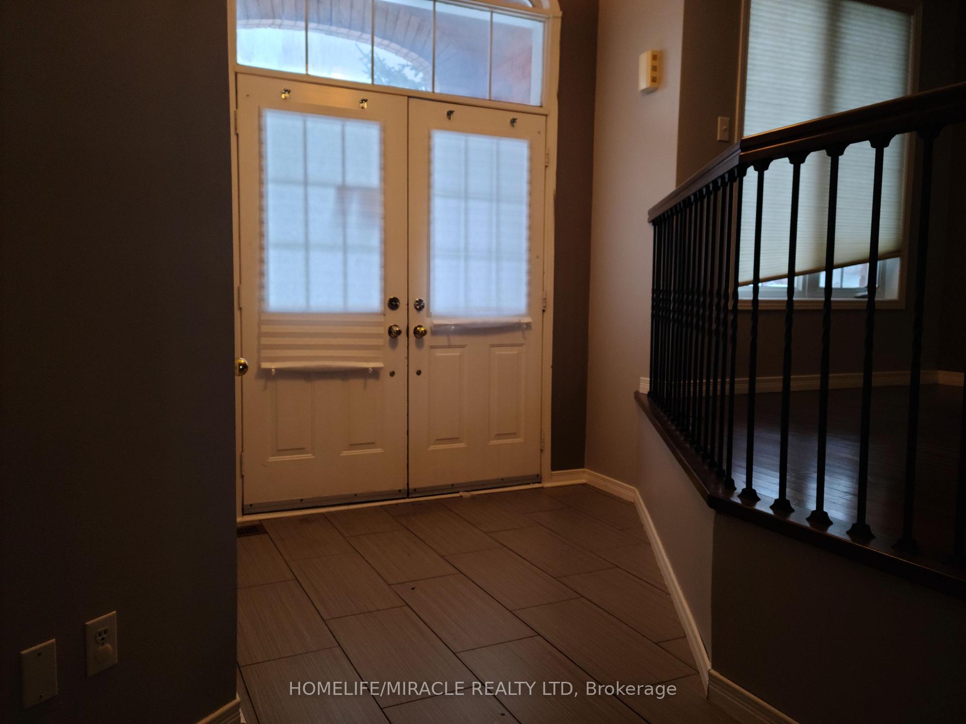 Photo 3 of 260 Stanley Street, Barrie, East Bayfield — HOMEH