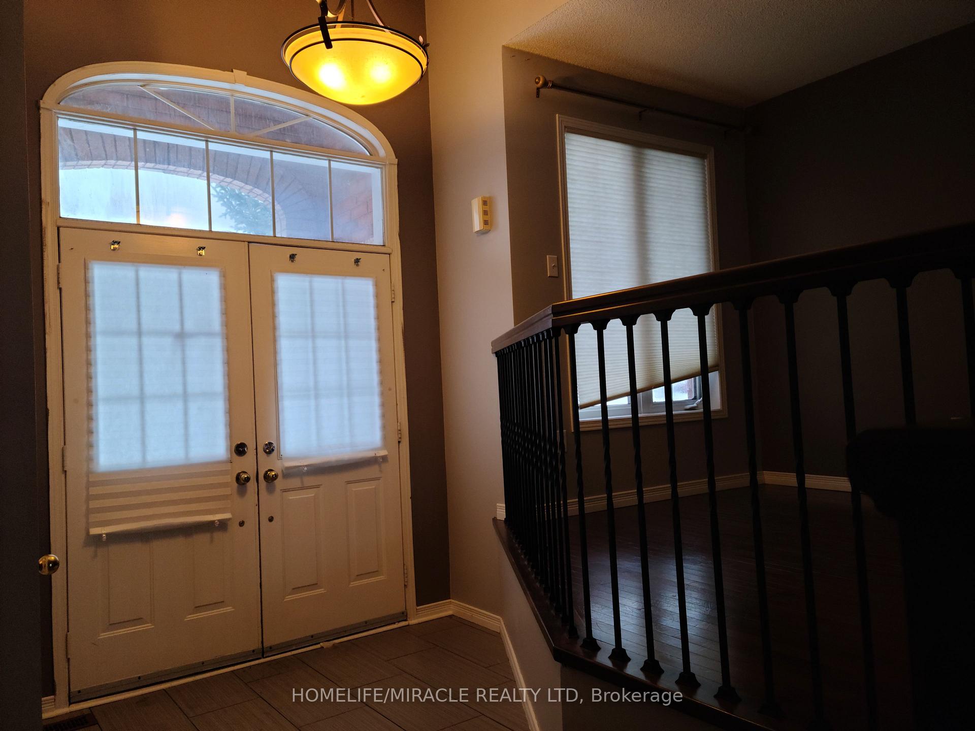 Photo 4 of 260 Stanley Street, Barrie, East Bayfield — HOMEH