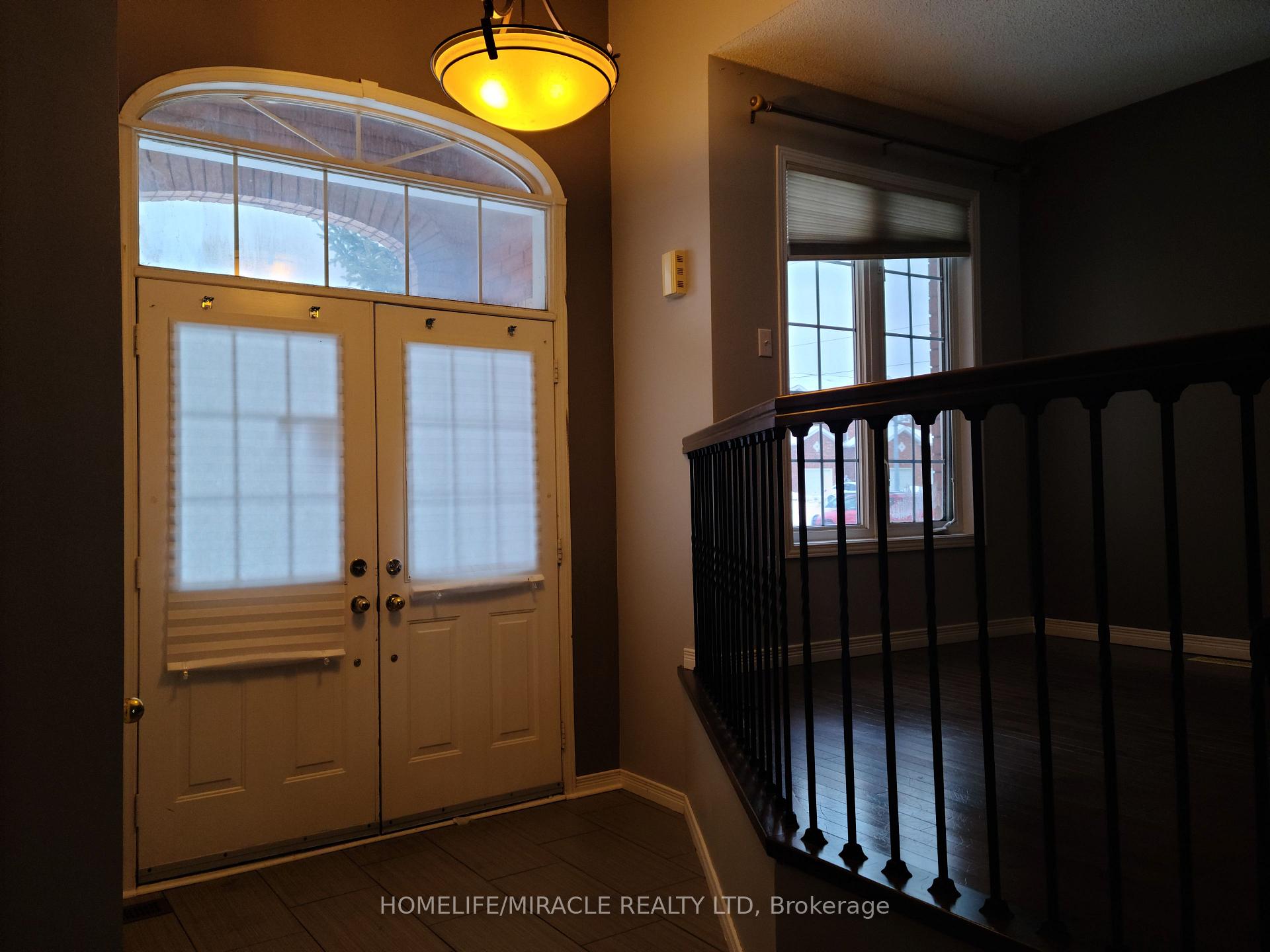 Photo 5 of 260 Stanley Street, Barrie, East Bayfield — HOMEH