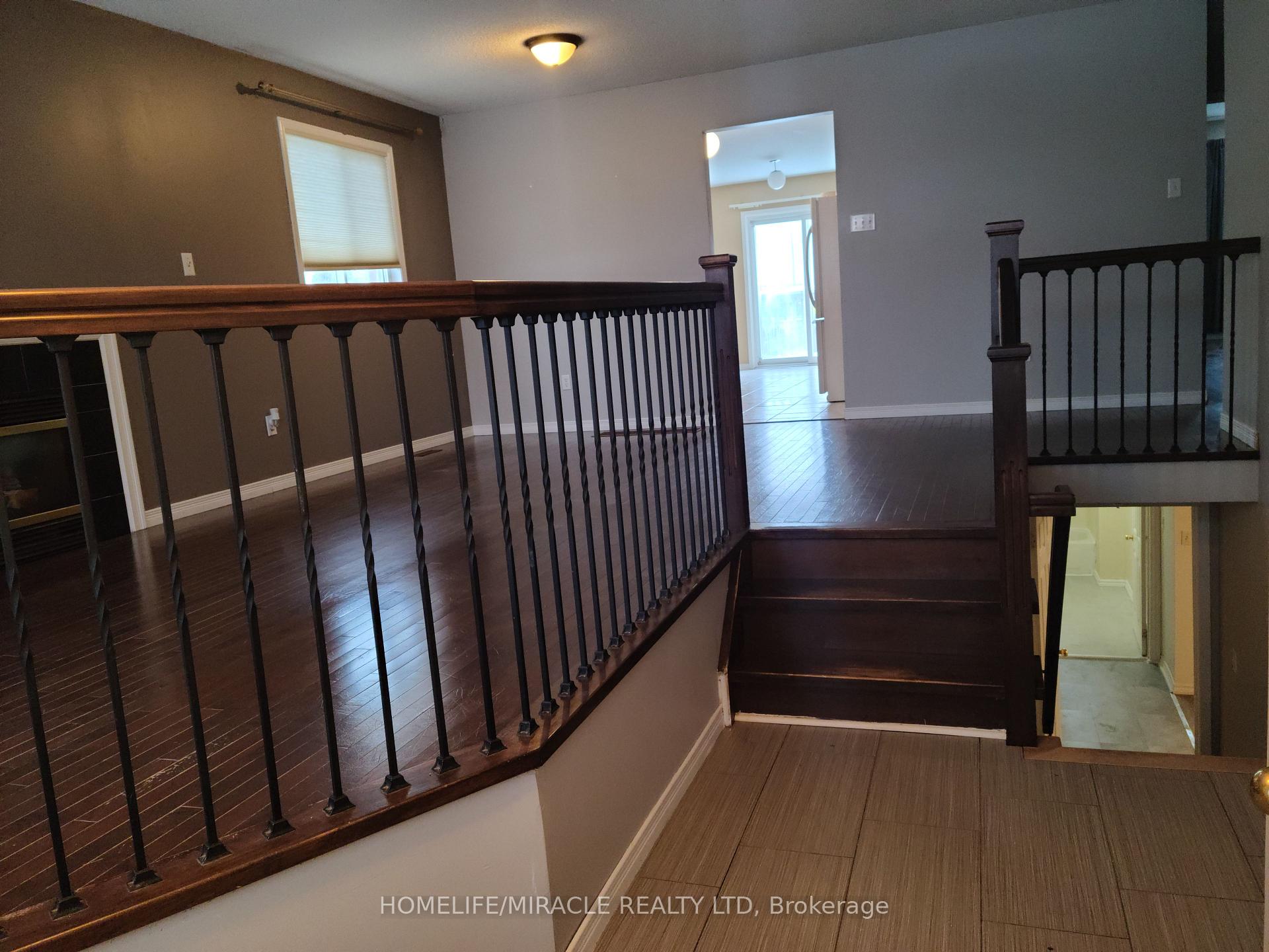 Photo 7 of 260 Stanley Street, Barrie, East Bayfield — HOMEH