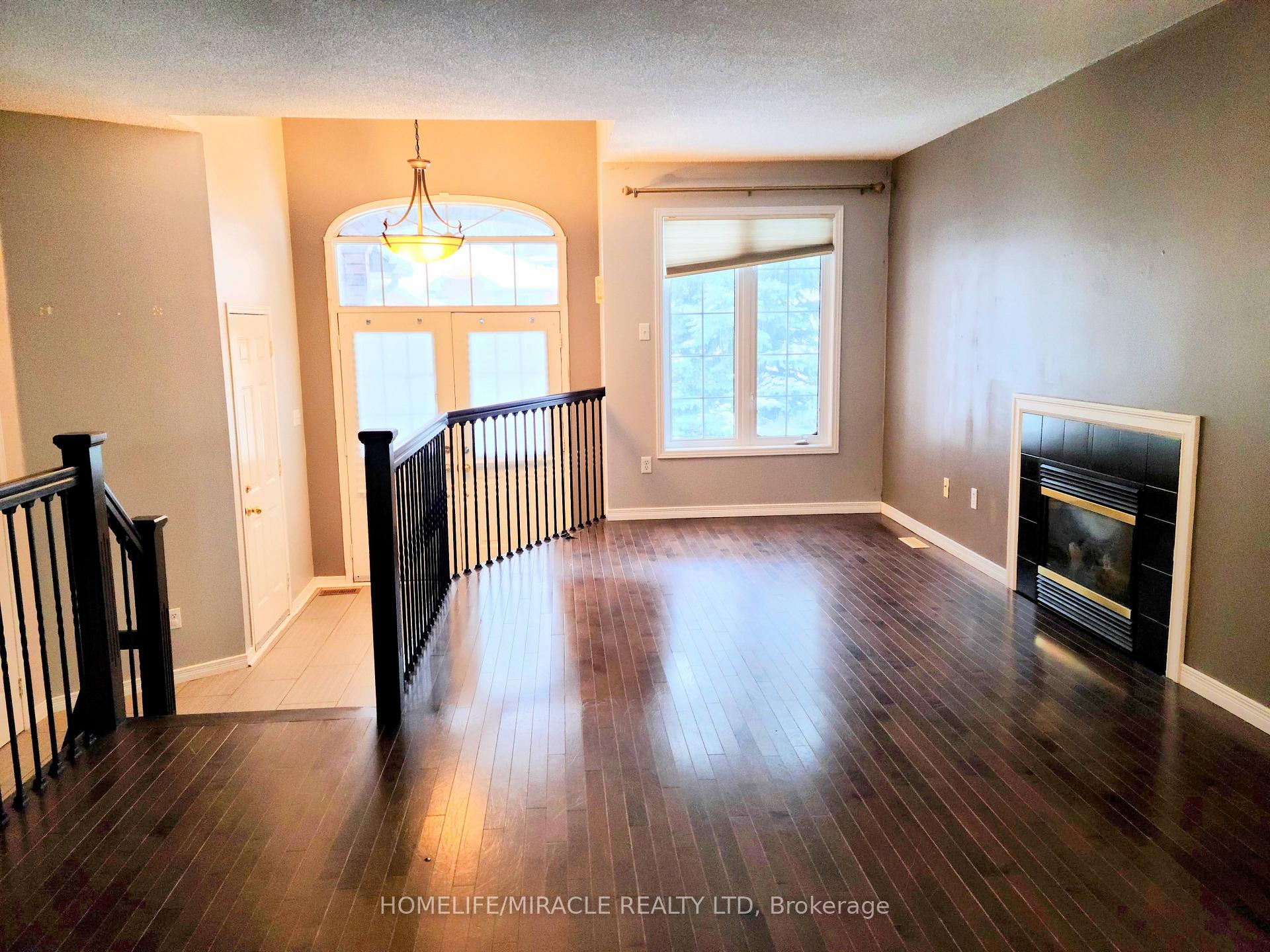 Photo 8 of 260 Stanley Street, Barrie, East Bayfield — HOMEH