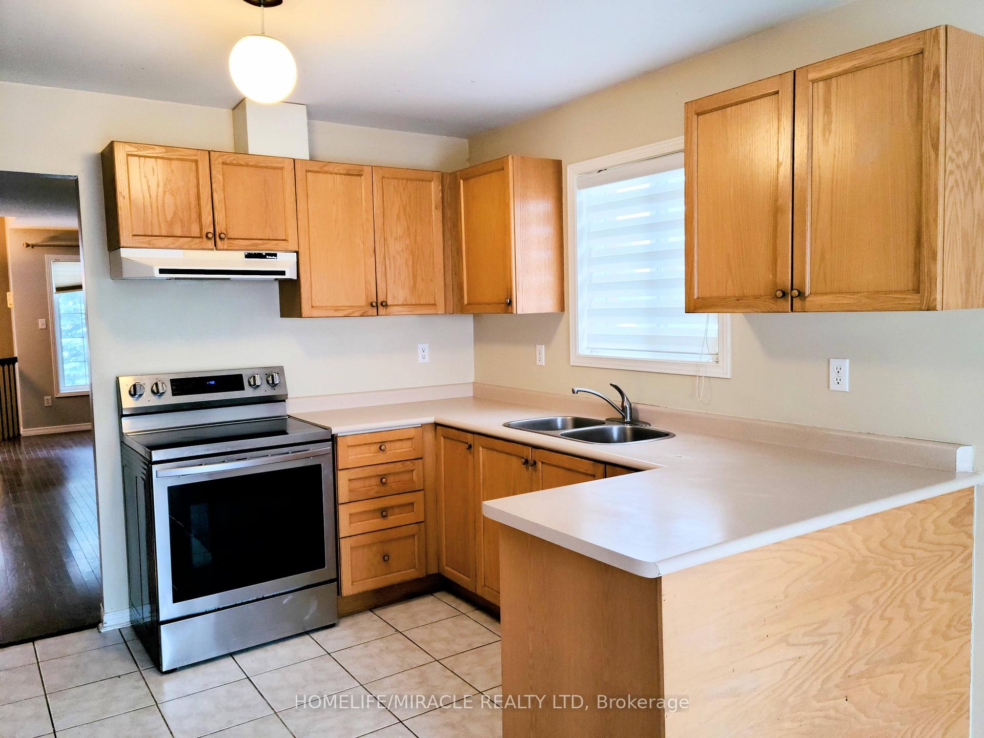 Photo 13 of 260 Stanley Street, Barrie, East Bayfield — HOMEH