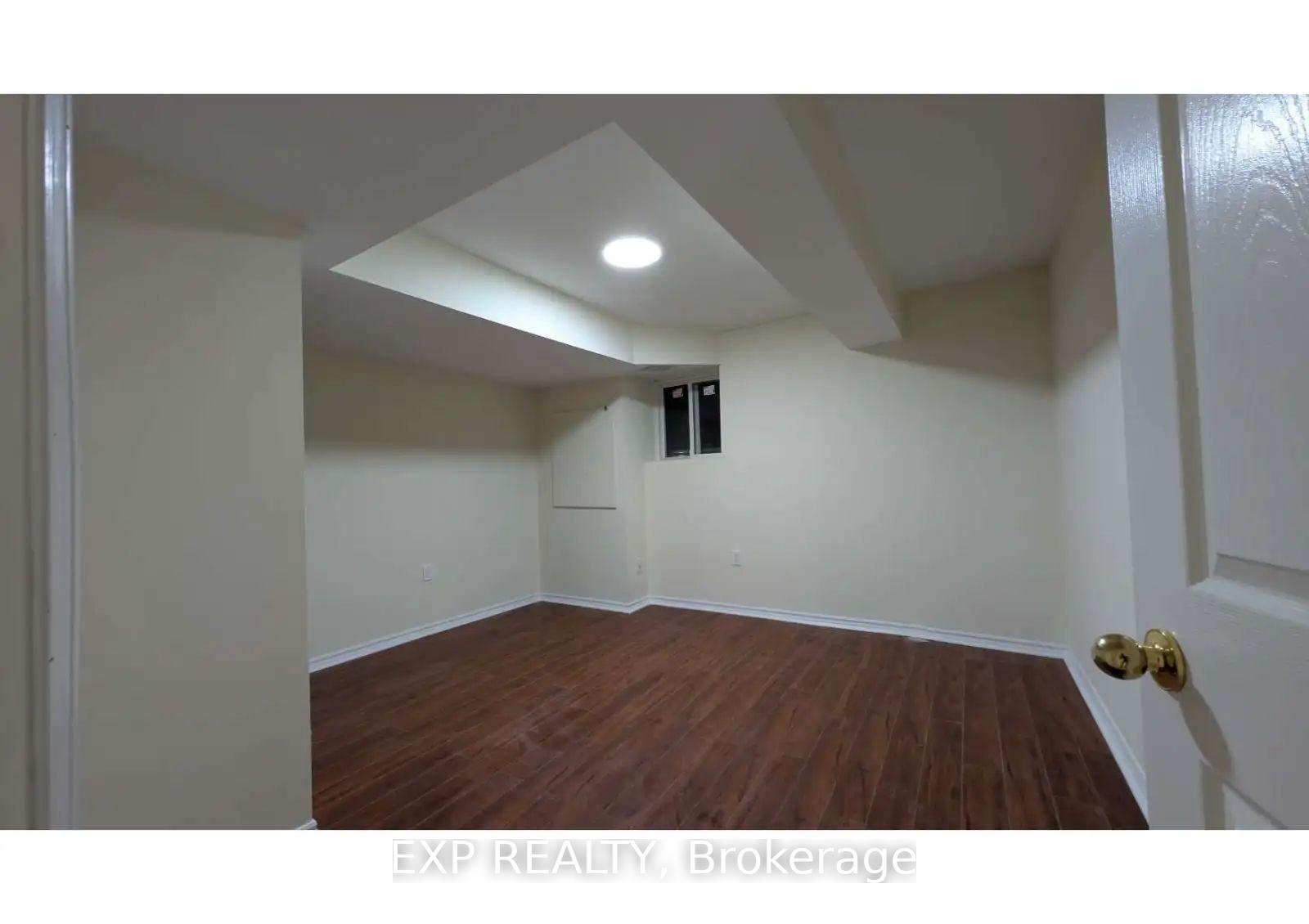 Photo 2 of 105 Bayridge Drive, Brampton, Vales of Castlemore — HOMEH