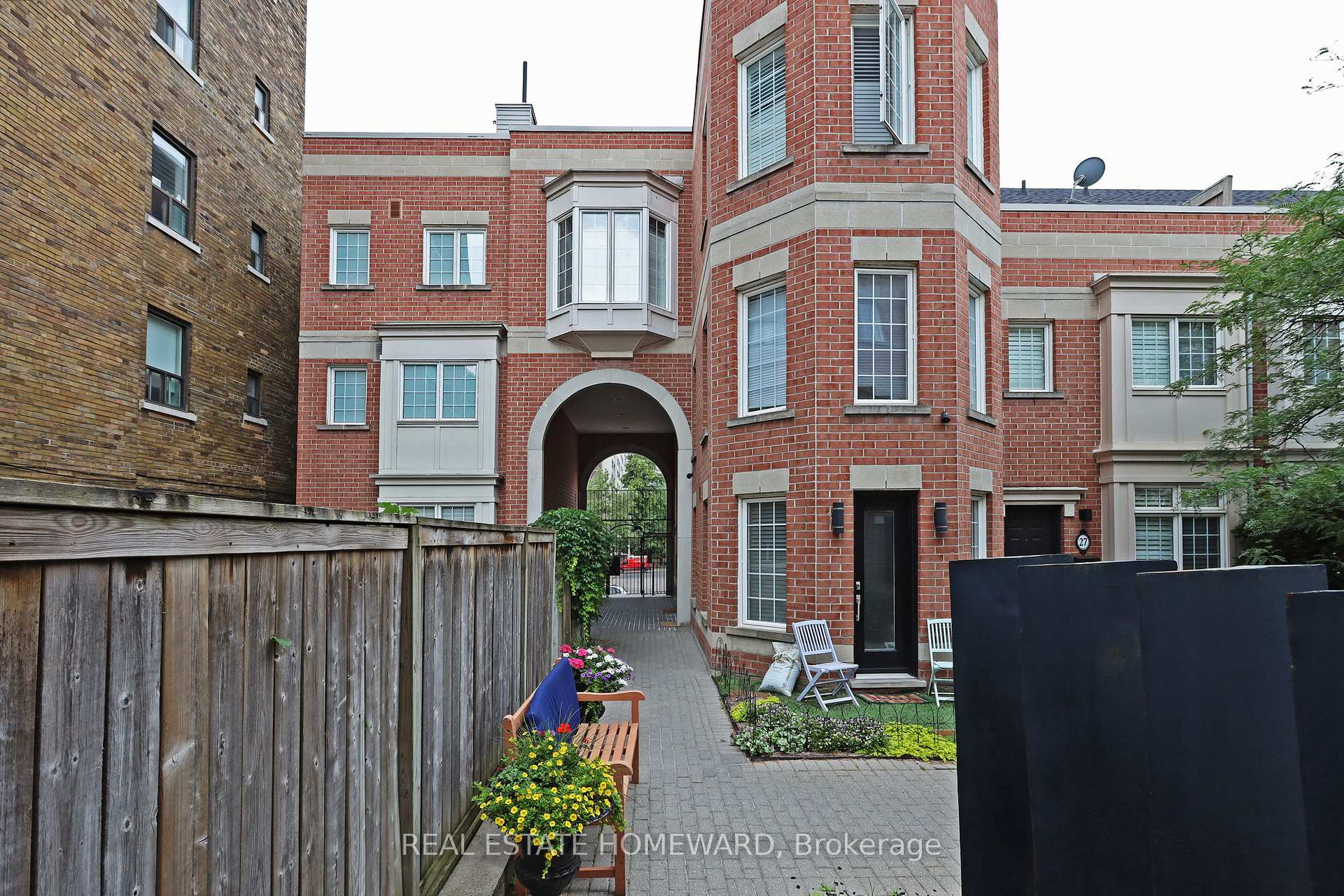 Photo 3 of Unit 30, 6 Wellesley Place, Toronto, Cabbagetown-South St. James Town — HOMEH