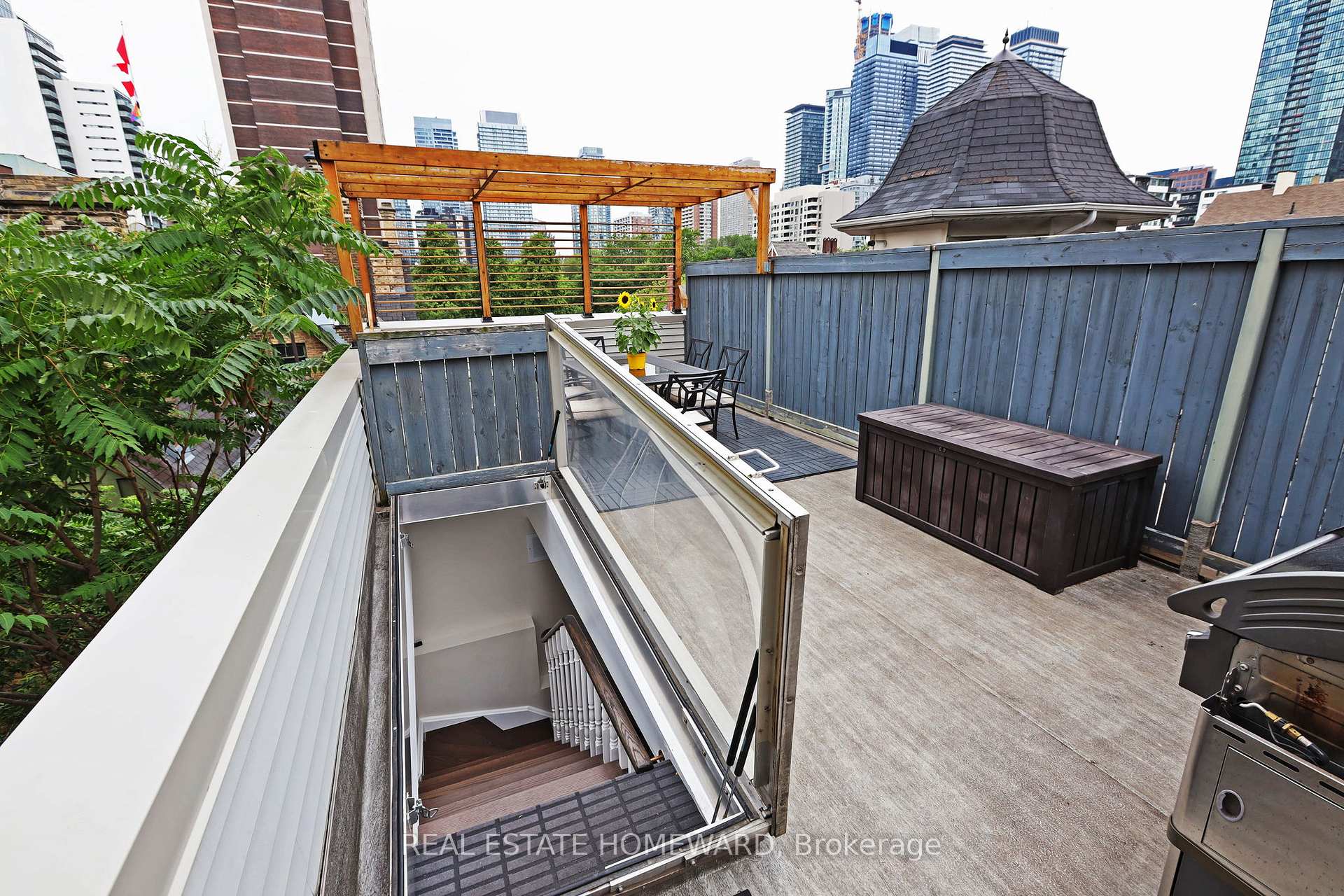 Photo 43 of Unit 30, 6 Wellesley Place, Toronto, Cabbagetown-South St. James Town — HOMEH