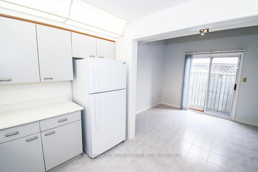 Photo 10 of 4575 Juniper Court, Lincoln, Beamsville — HOMEH