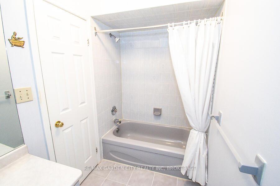 Photo 20 of 4575 Juniper Court, Lincoln, Beamsville — HOMEH