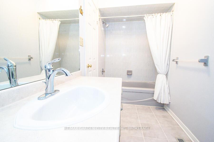 Photo 21 of 4575 Juniper Court, Lincoln, Beamsville — HOMEH