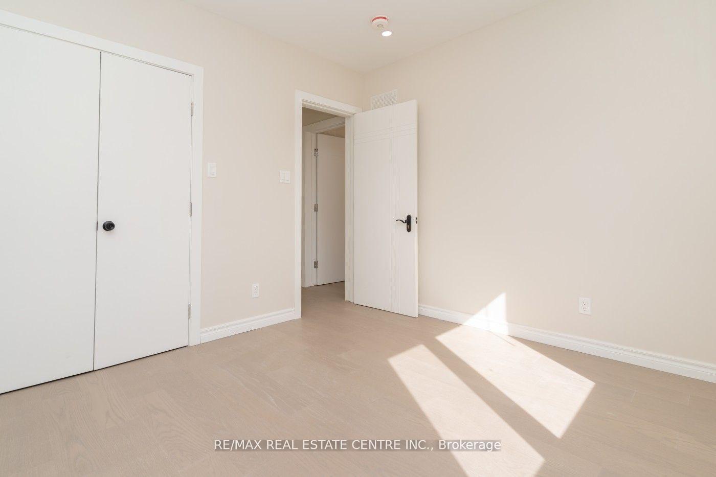 Photo 15 of 5 Autumn Boulevard, Brampton, Avondale — HOMEH