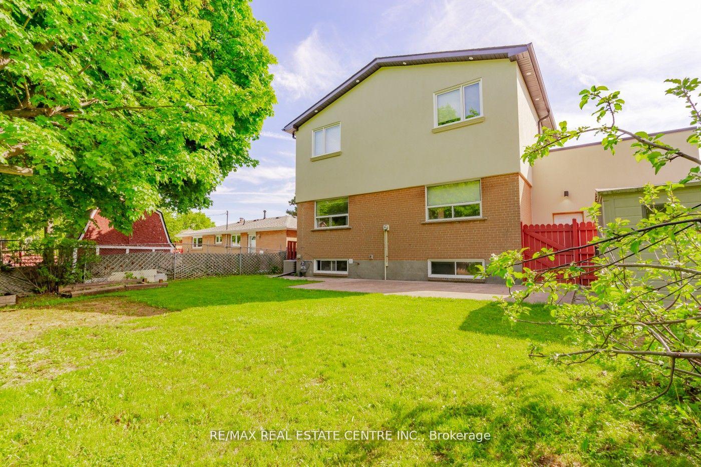 Photo 31 of 5 Autumn Boulevard, Brampton, Avondale — HOMEH