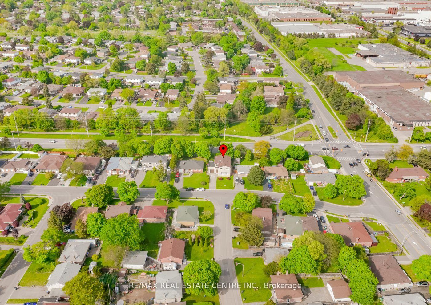 Photo 32 of 5 Autumn Boulevard, Brampton, Avondale — HOMEH
