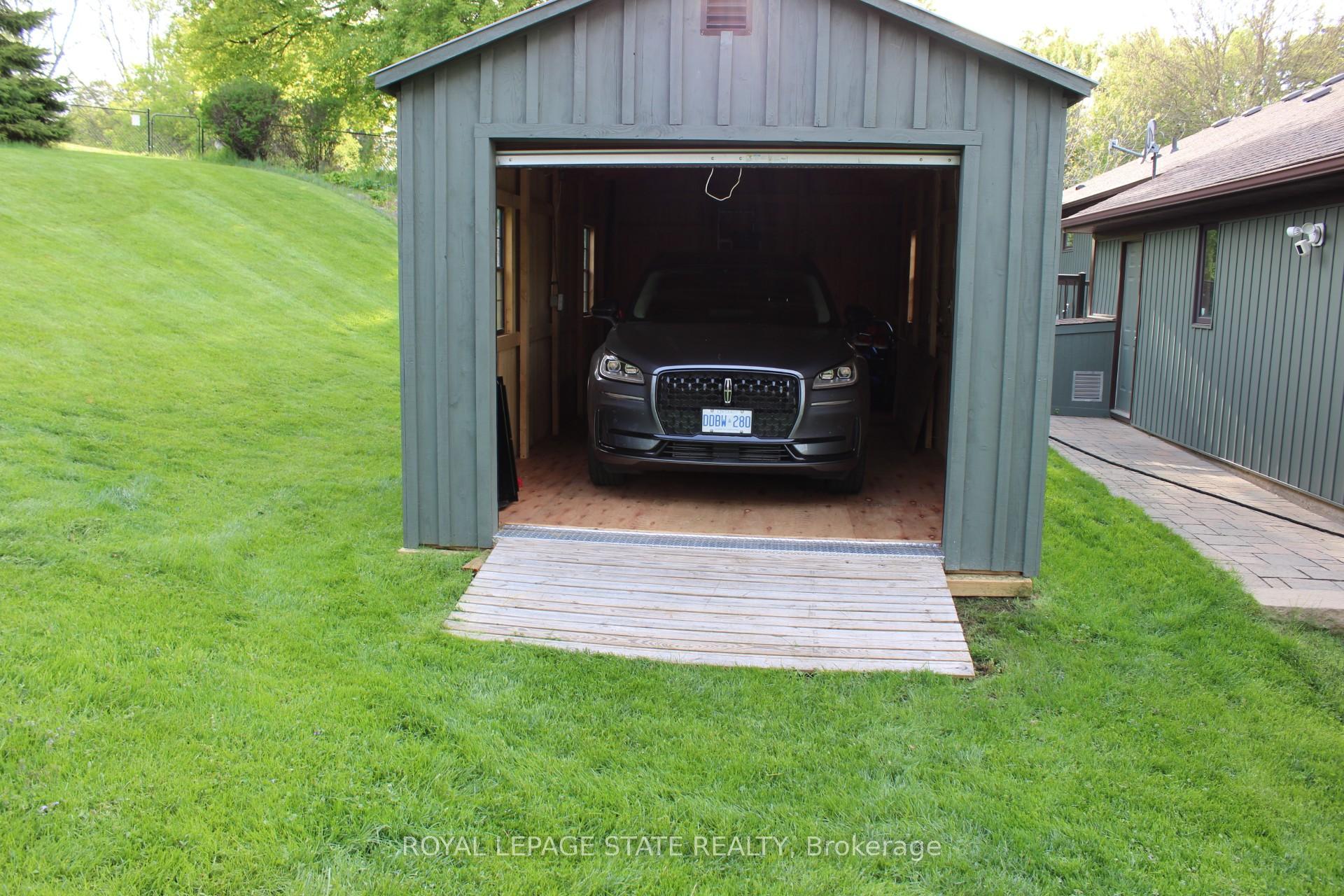 Photo 84 of 1909 Old Governors Road, Hamilton, Rural Ancaster — HOMEH